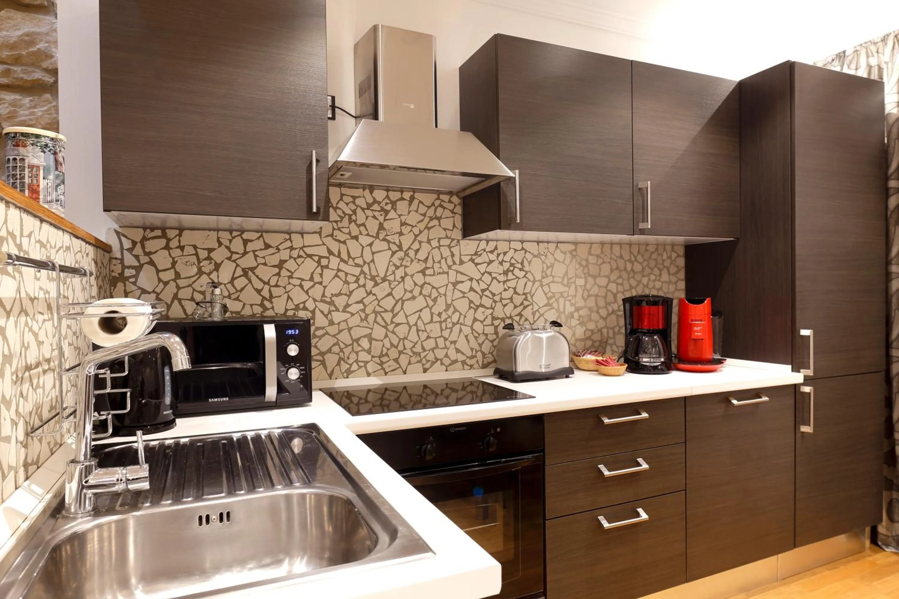 Kitchen or kitchenette in The Queen Luxury Apartments - Villa Liberty