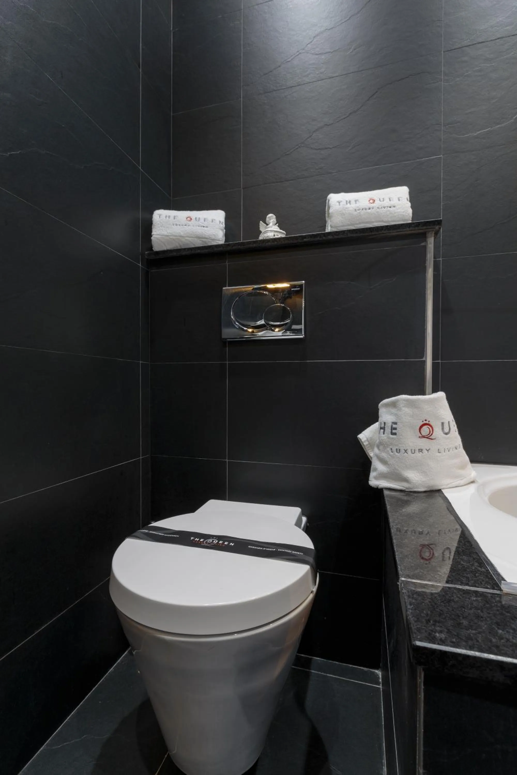 Toilet in The Queen Luxury Apartments - Villa Liberty