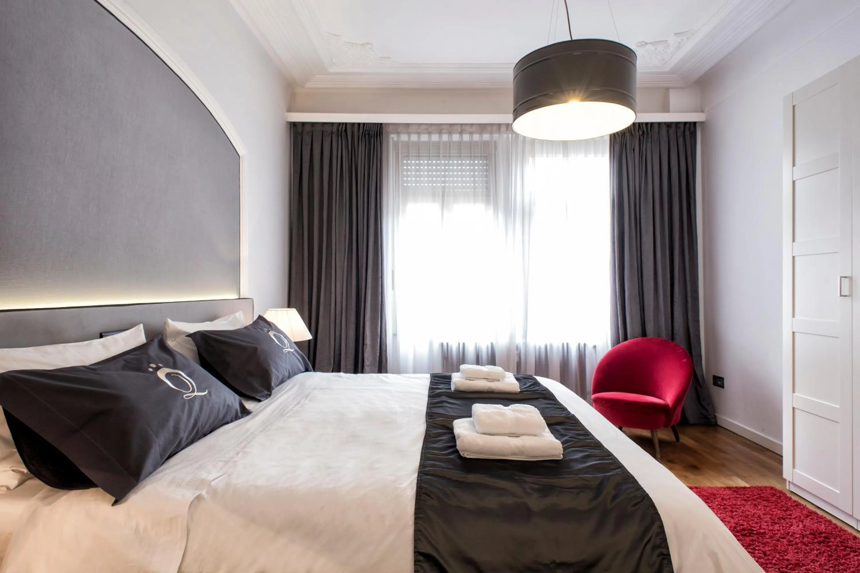 Bedroom, Bed in The Queen Luxury Apartments - Villa Liberty