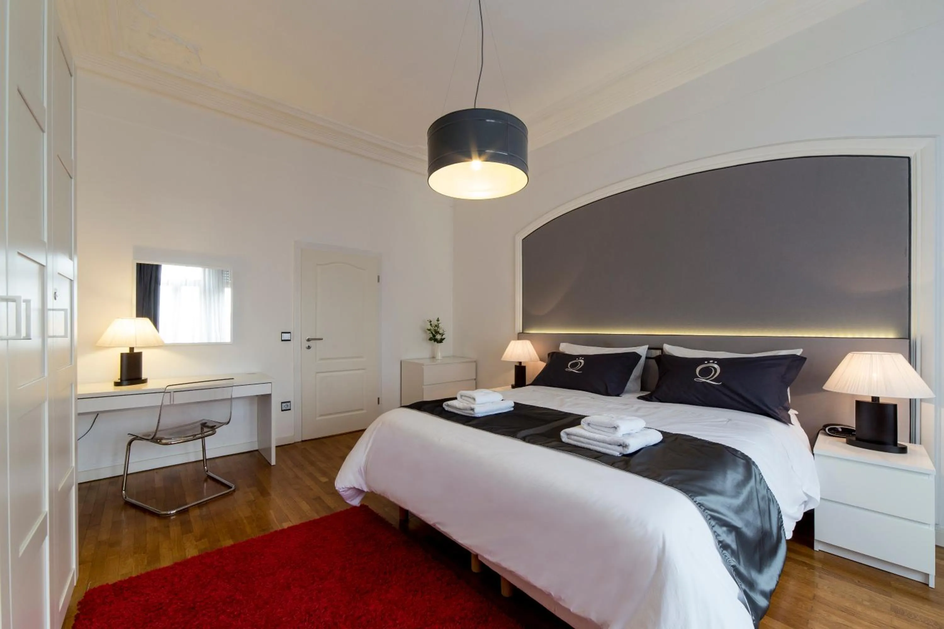 Bedroom, Bed in The Queen Luxury Apartments - Villa Liberty