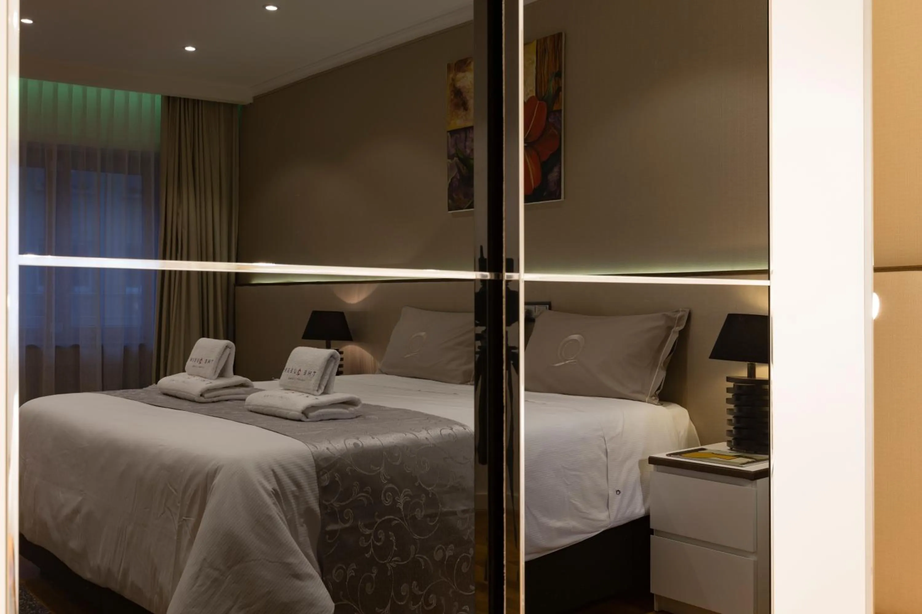 Bedroom, Bed in The Queen Luxury Apartments - Villa Liberty