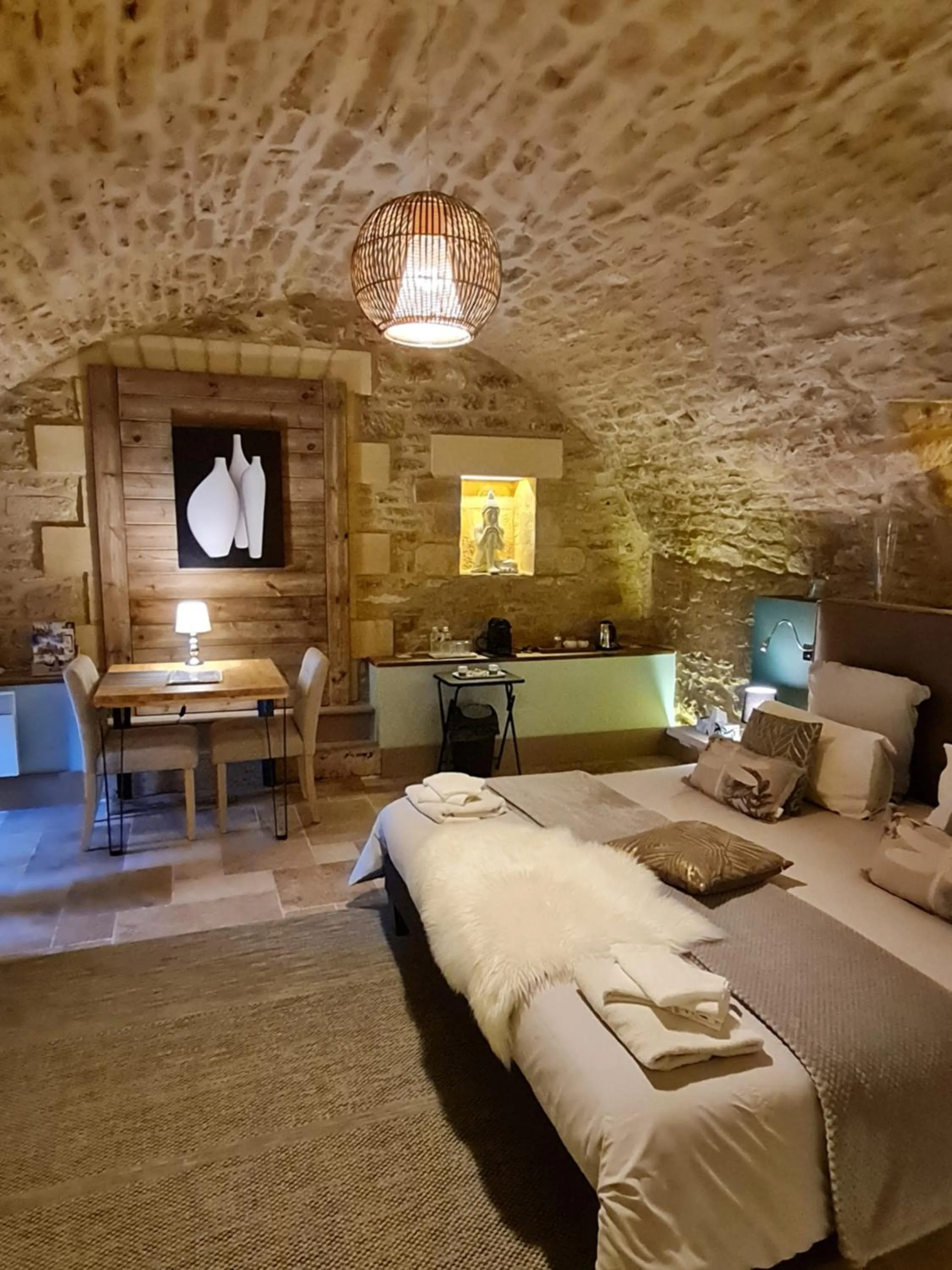 Photo of the whole room, Bed in Le Clos de la Tour