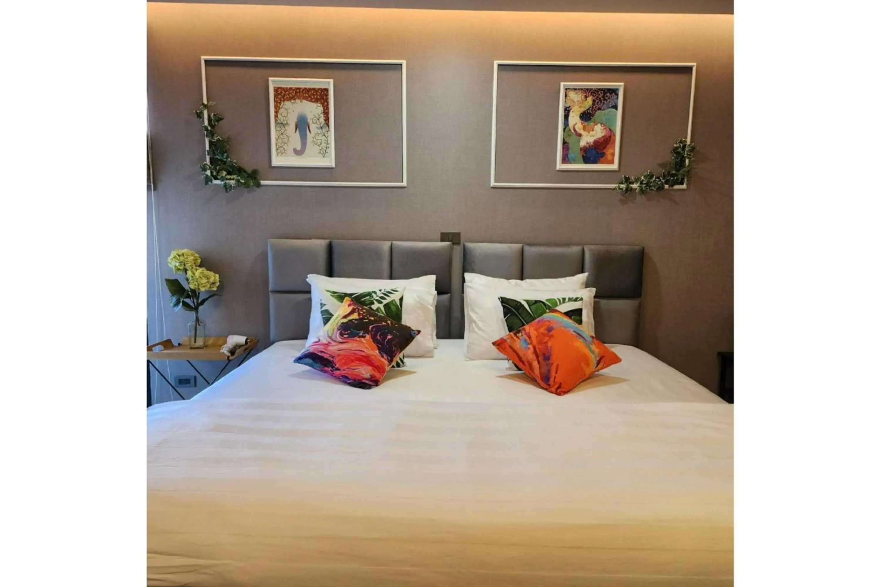 Bedroom, Bed in Capital O 75422 Million Pillows