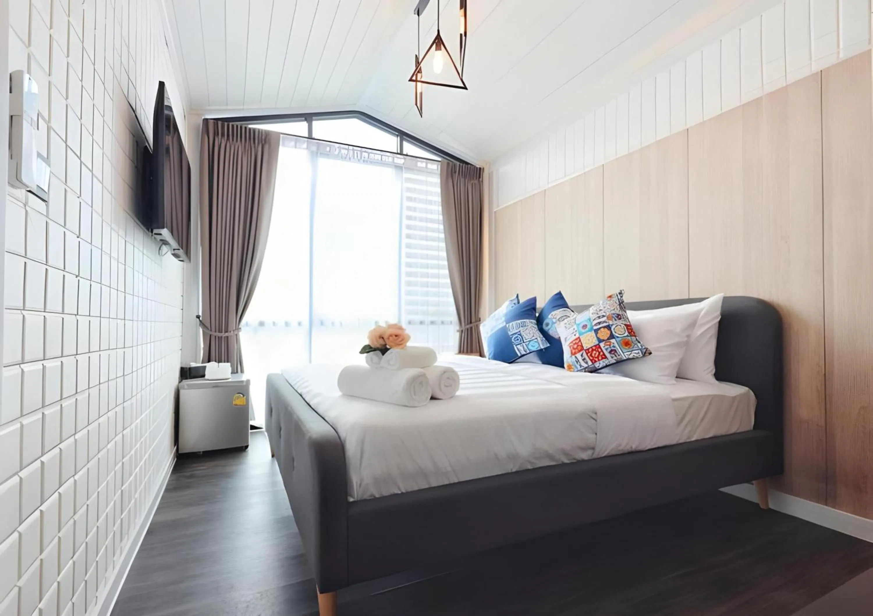 Bedroom, Bed in Capital O 75422 Million Pillows