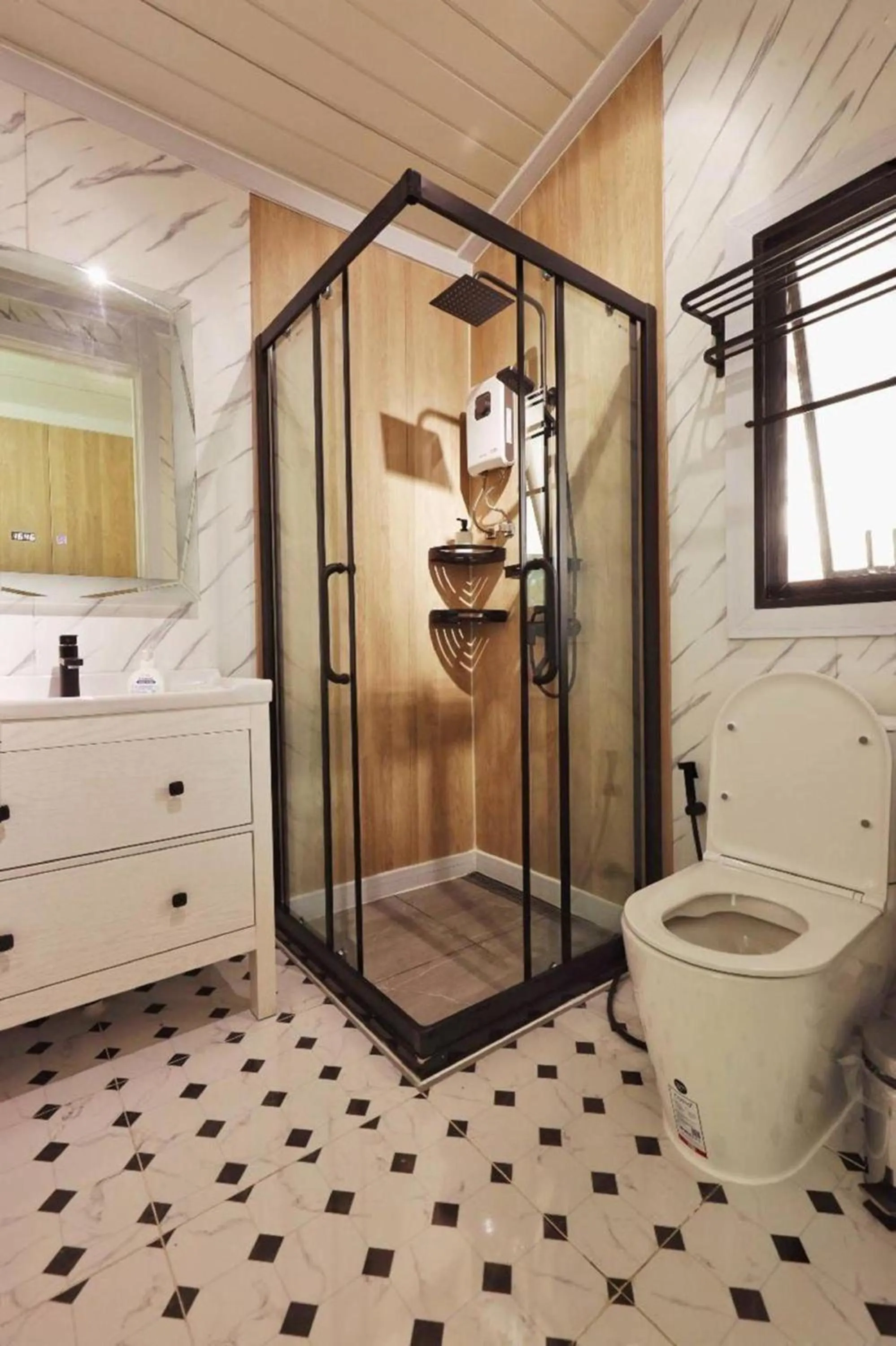 Bathroom in Capital O 75422 Million Pillows