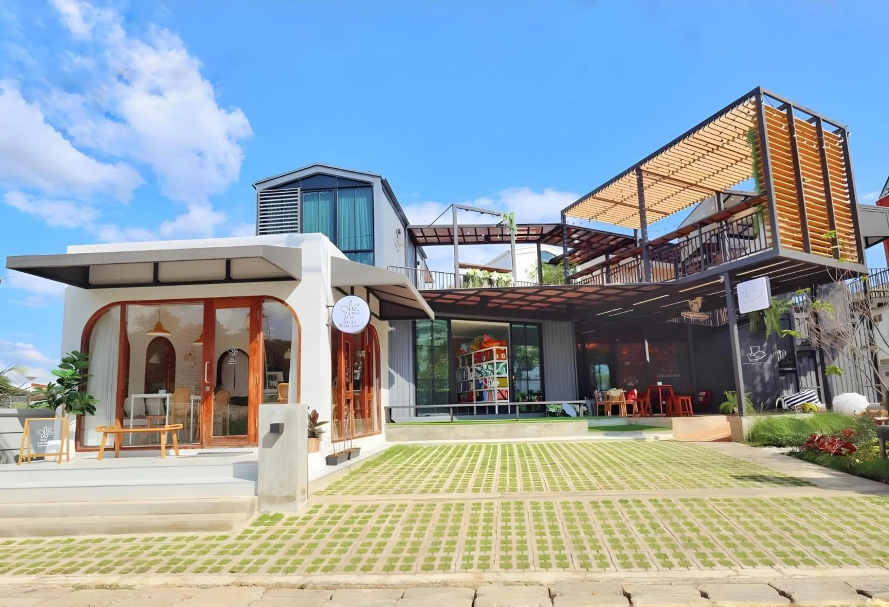 Property building in Capital O 75422 Million Pillows