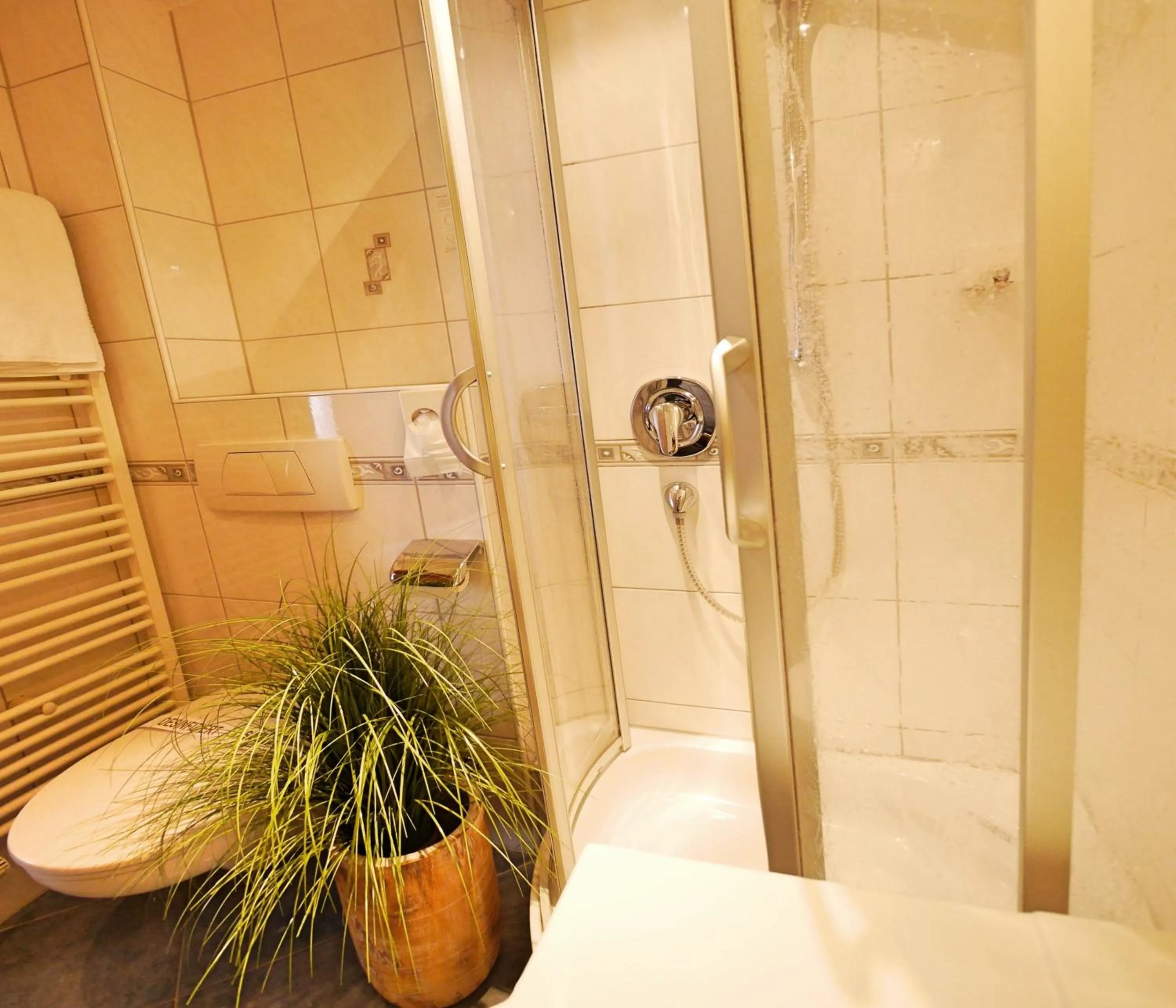 Bathroom in Kohlers Hotel Engel