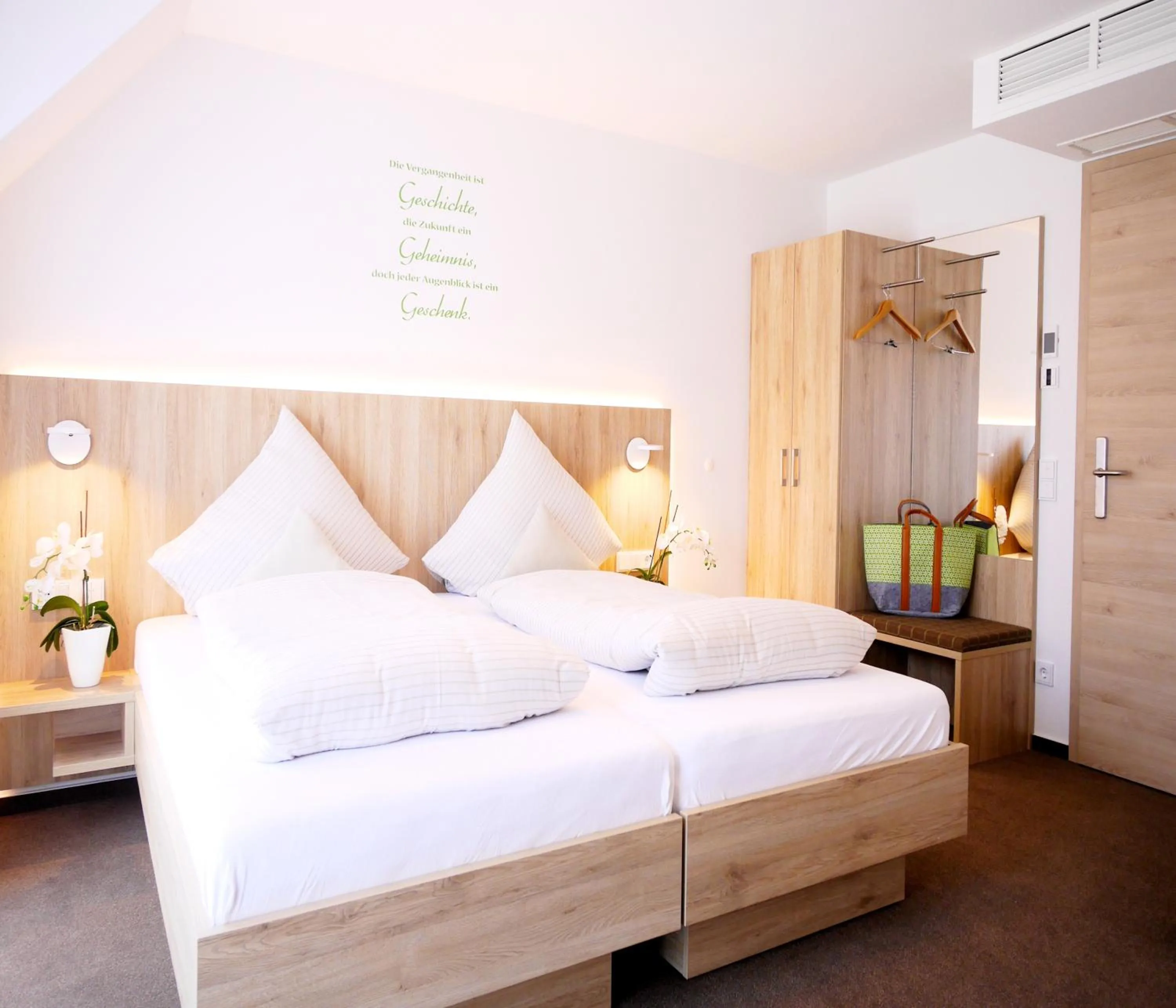 Bed in Kohlers Hotel Engel