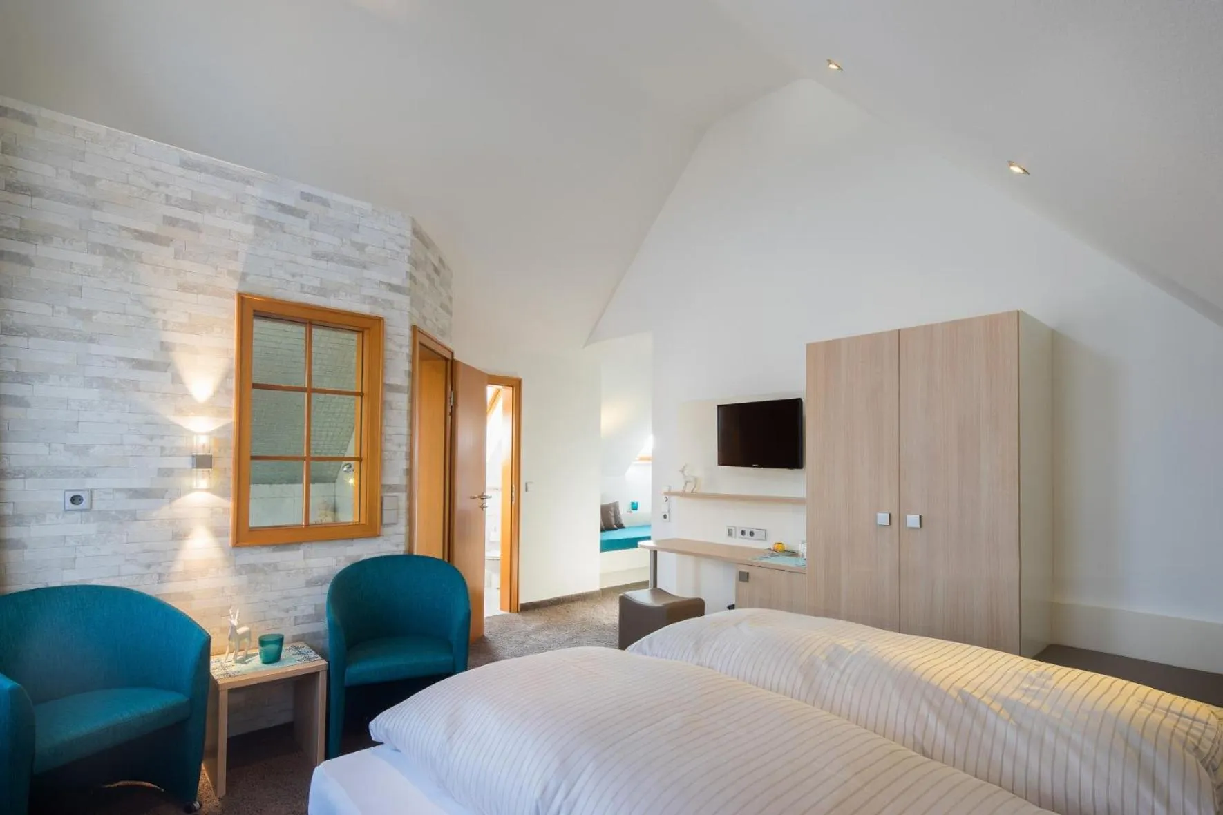 Photo of the whole room, Bed in Kohlers Hotel Engel