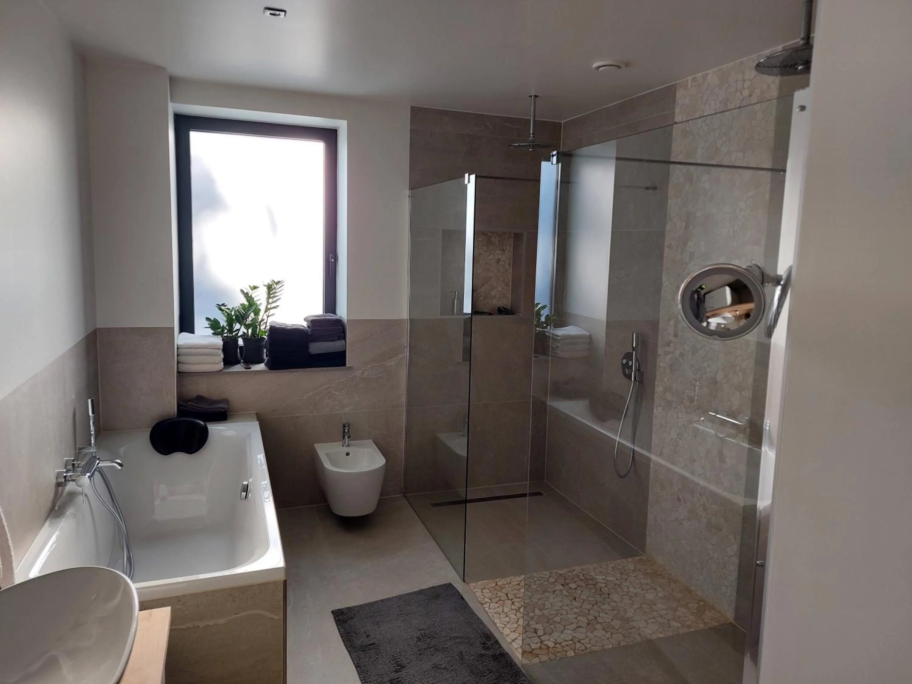 Shower in Vida Verde