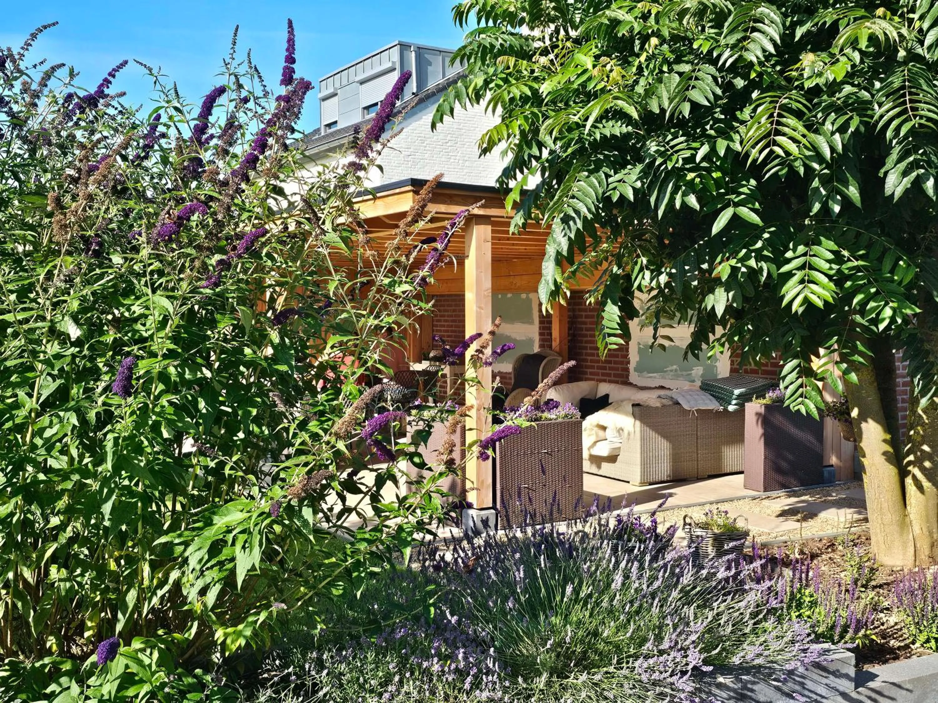 Property building in Vida Verde