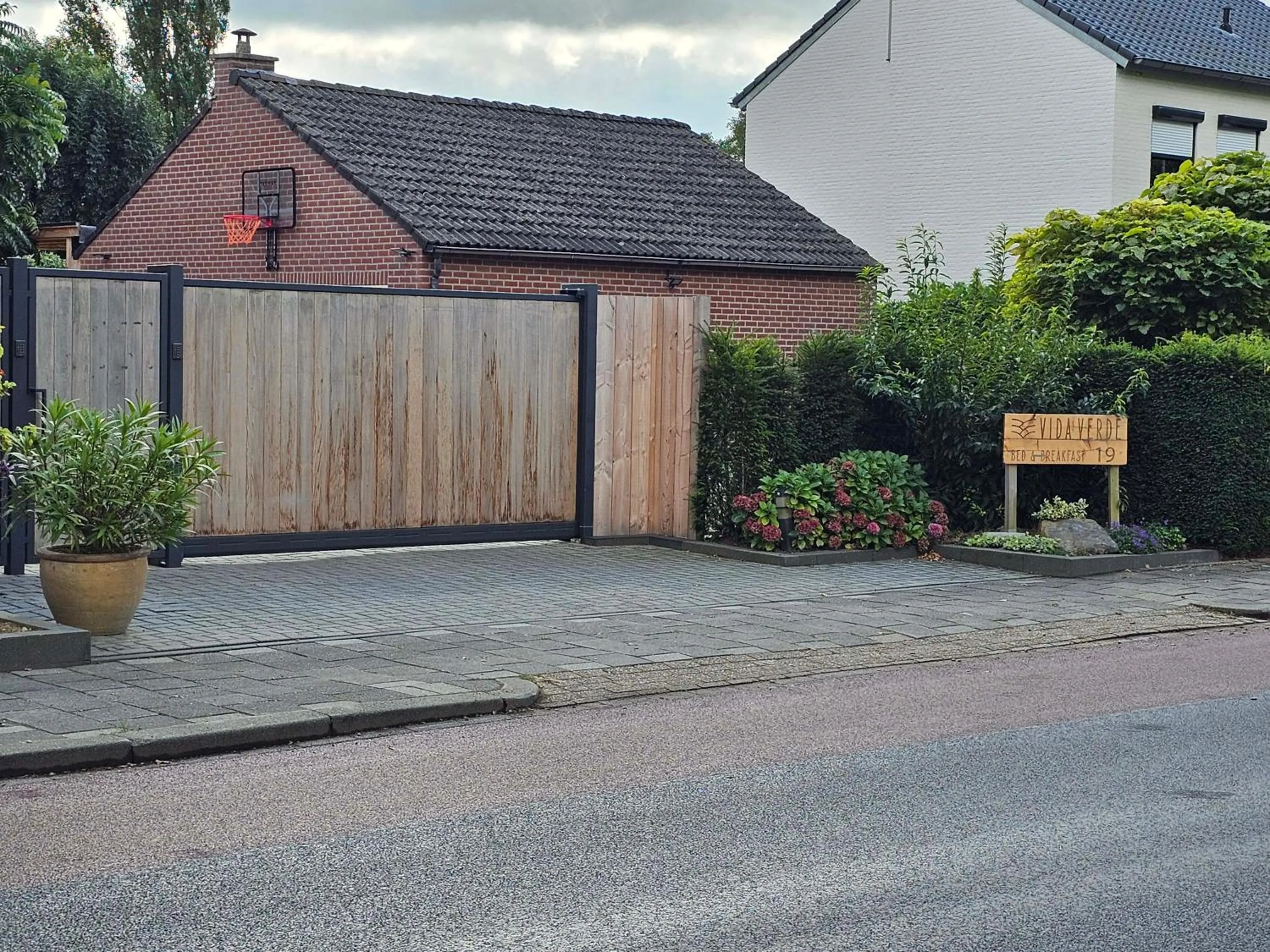 Facade/entrance in Vida Verde