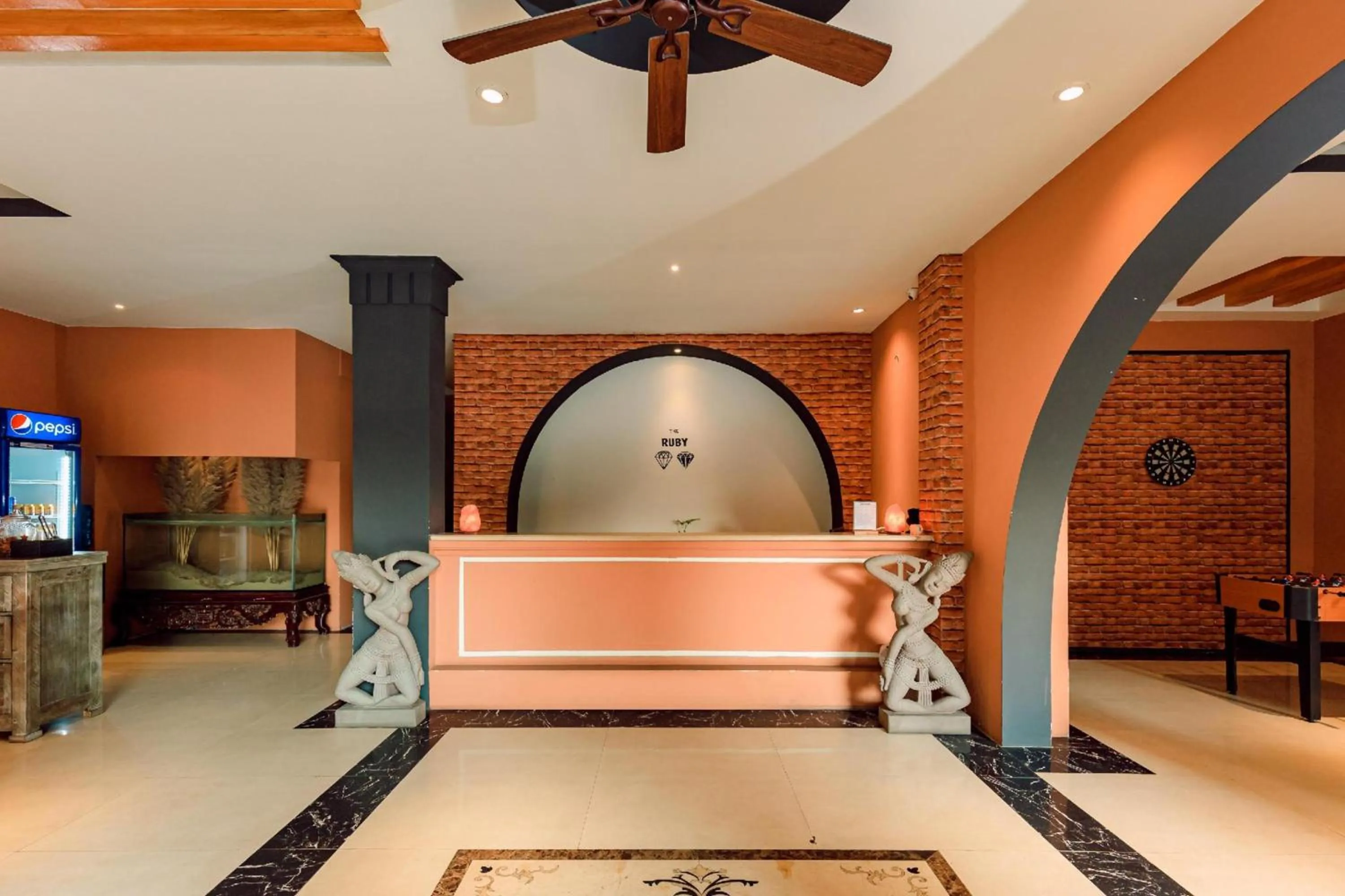 Lobby or reception in Super OYO Capital O 1173 Le Grand Hanoi Hotel - The Ruby