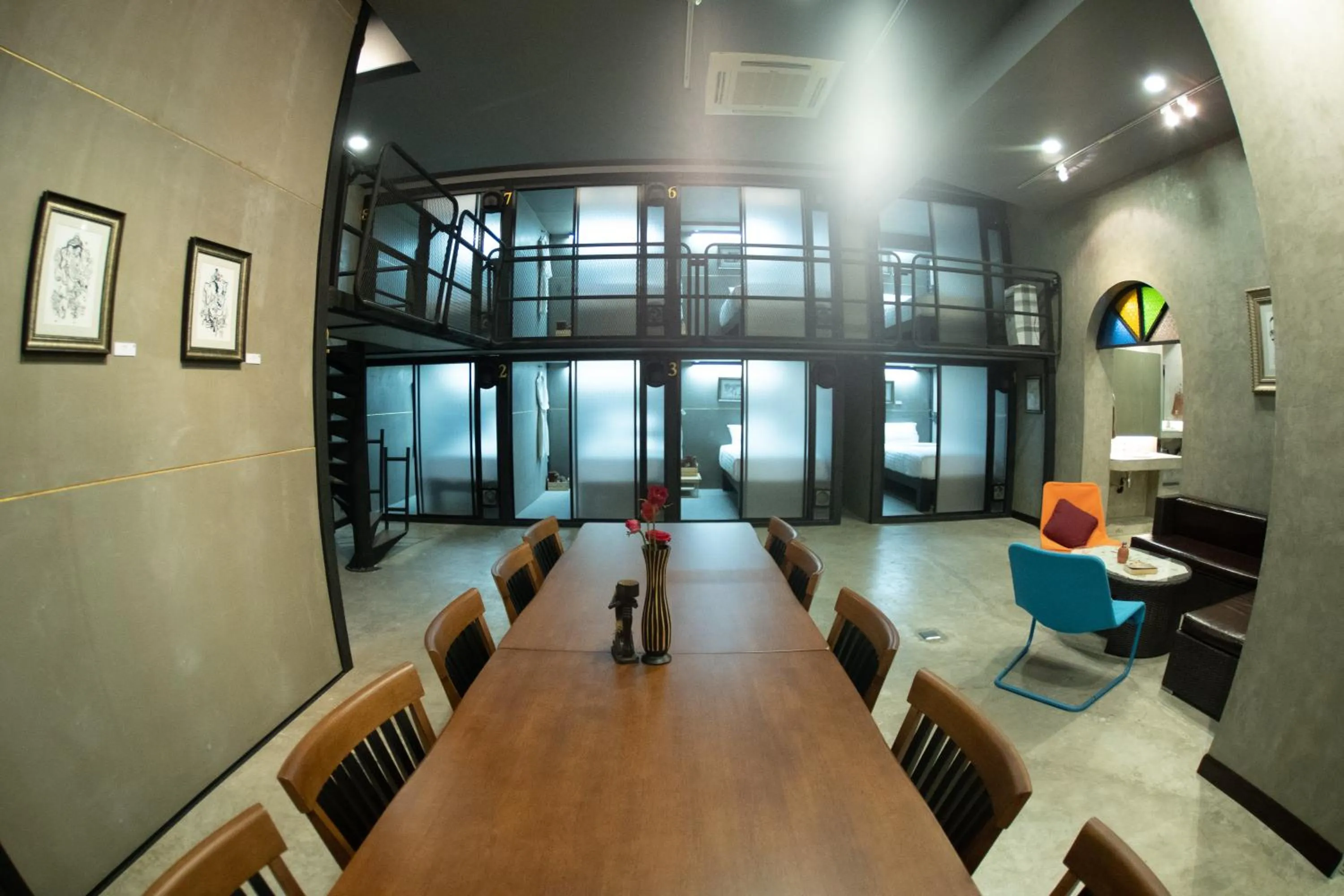 Communal lounge/ TV room in Third Rock Hostel