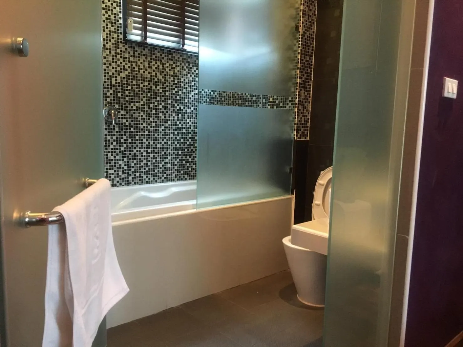 Hot Tub in Third Rock Hostel