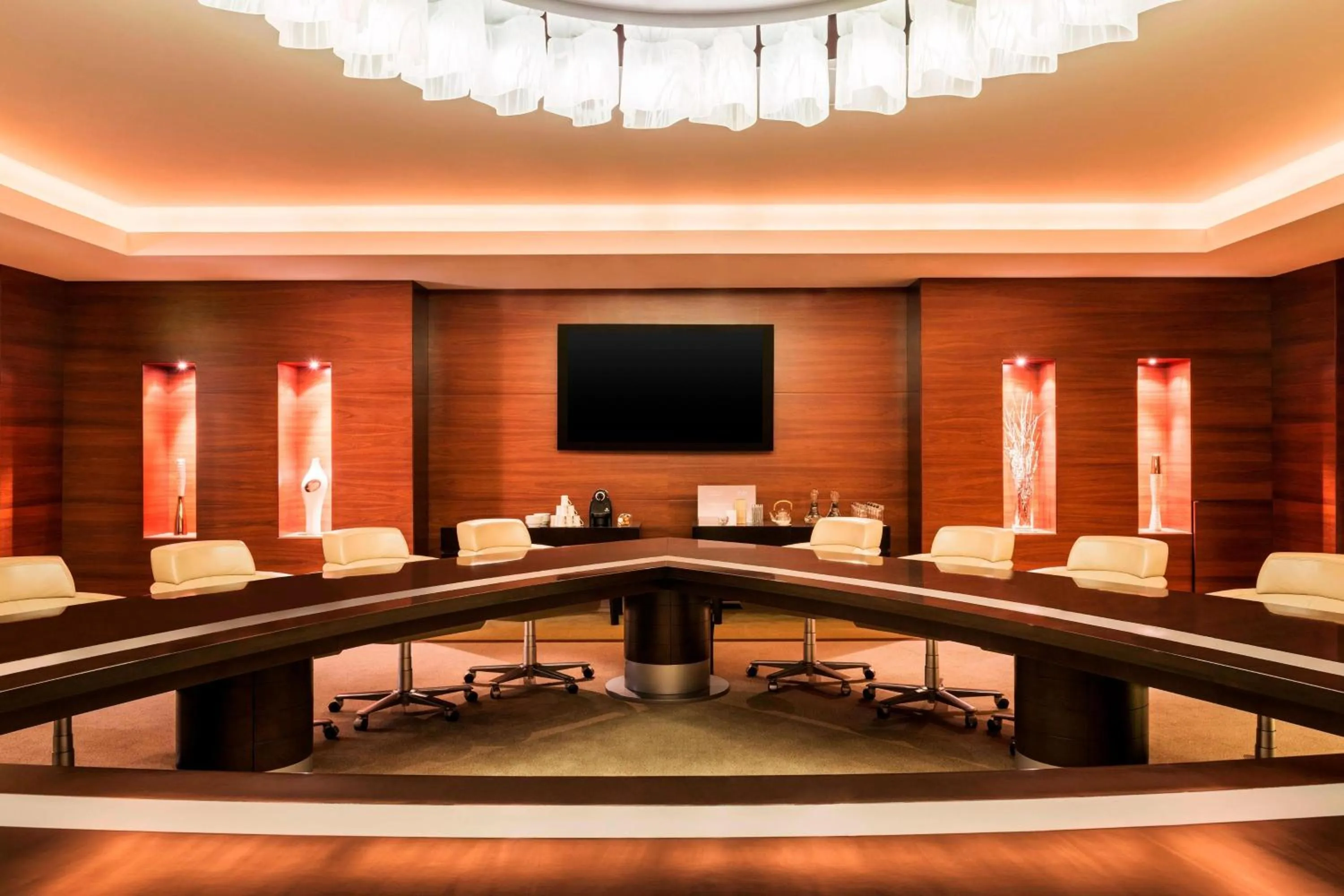 Meeting/conference room in The Westin Dubai Mina Seyahi Beach Resort and Waterpark