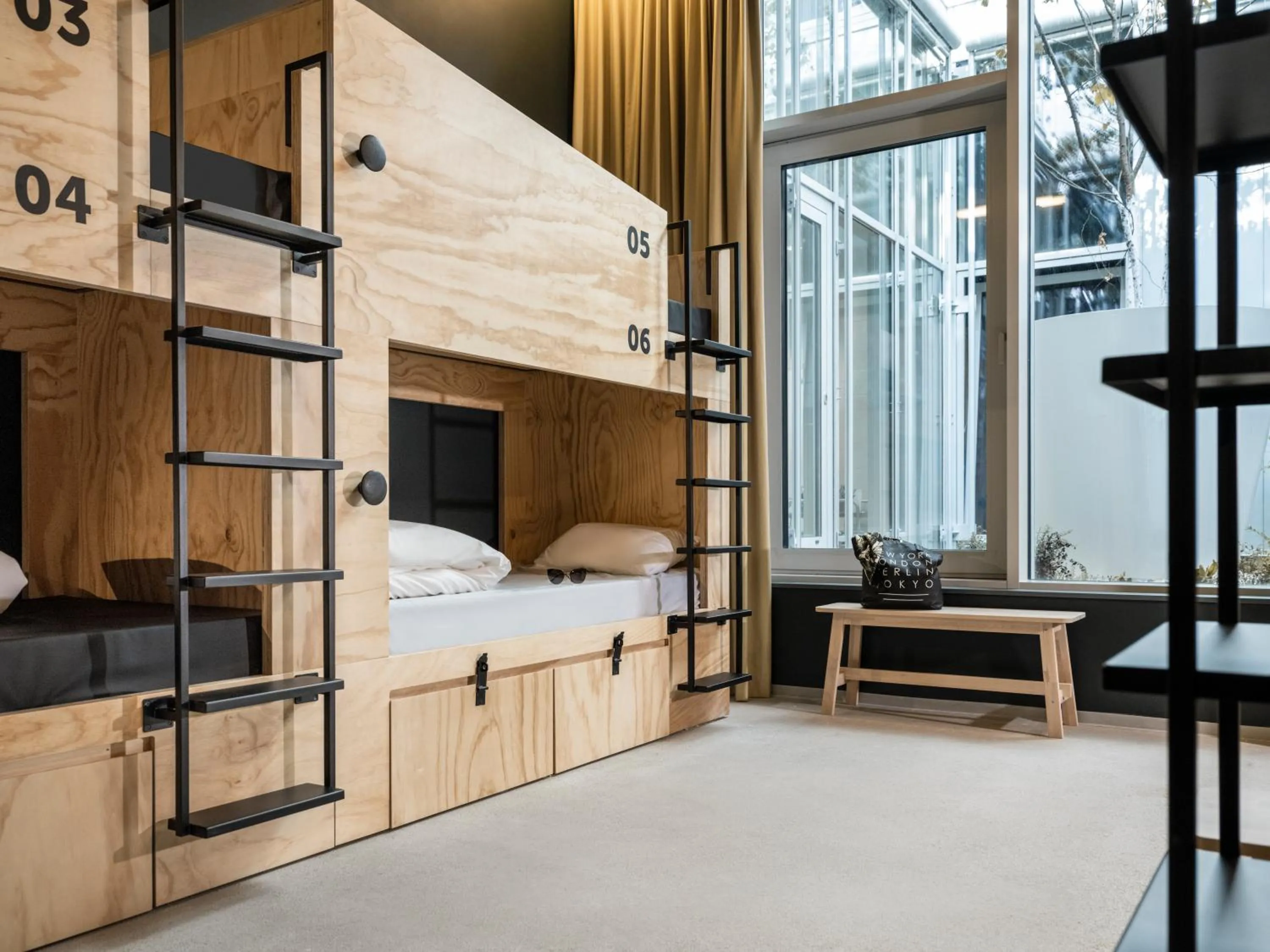 Patio, Bed in JO&JOE Vienna