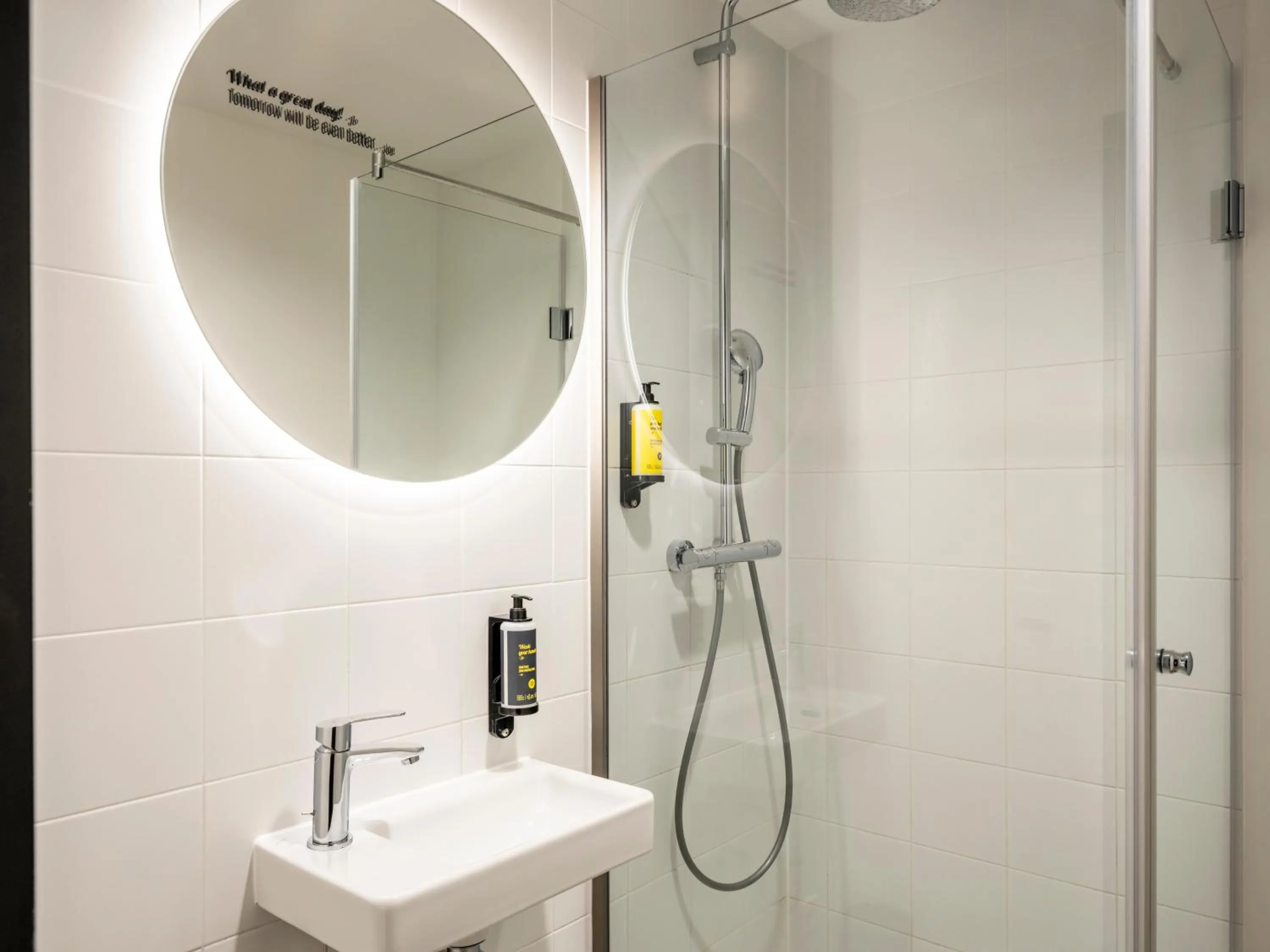 Shower in JO&JOE Vienna