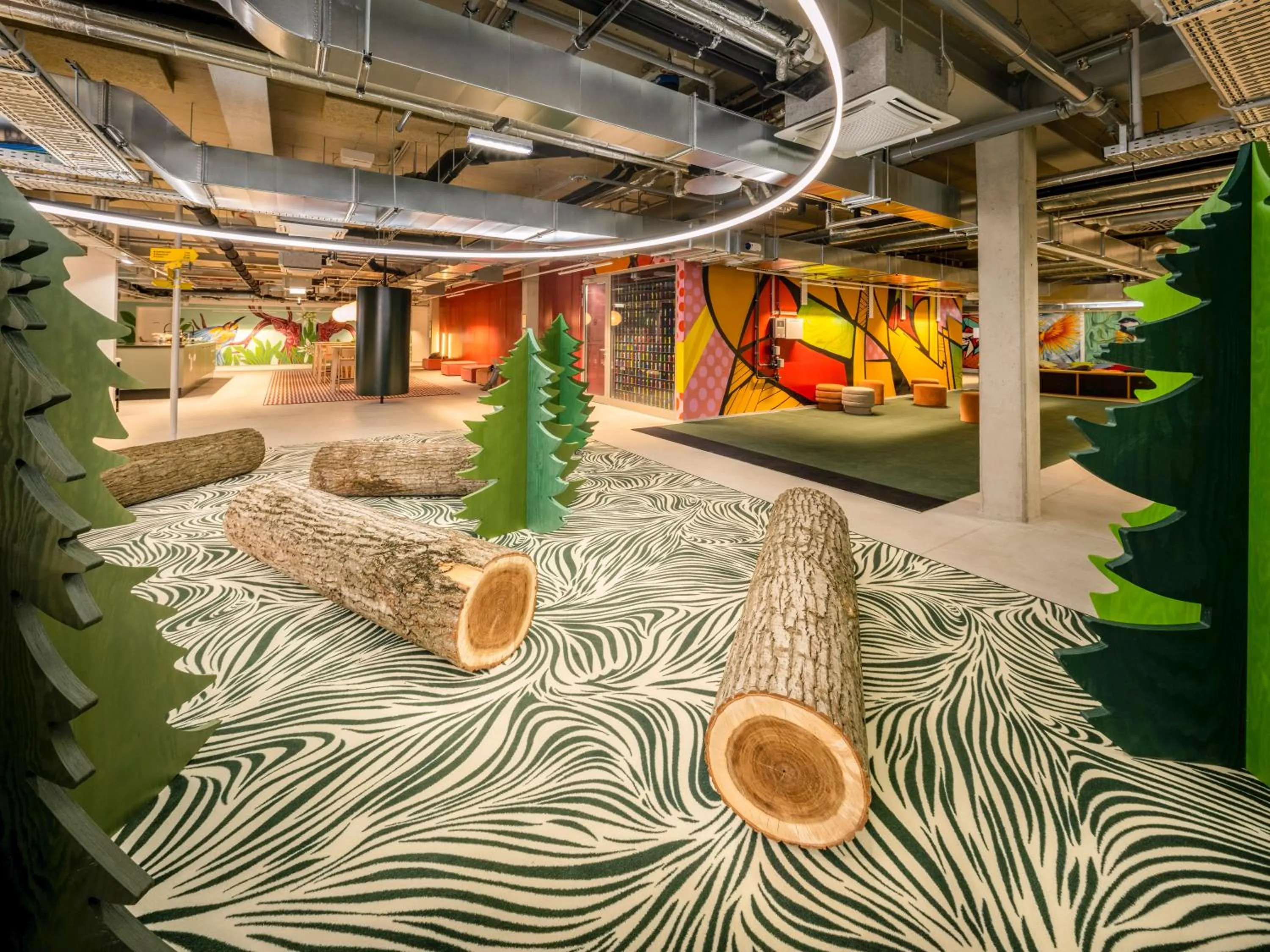 Communal lounge/ TV room in JO&JOE Vienna