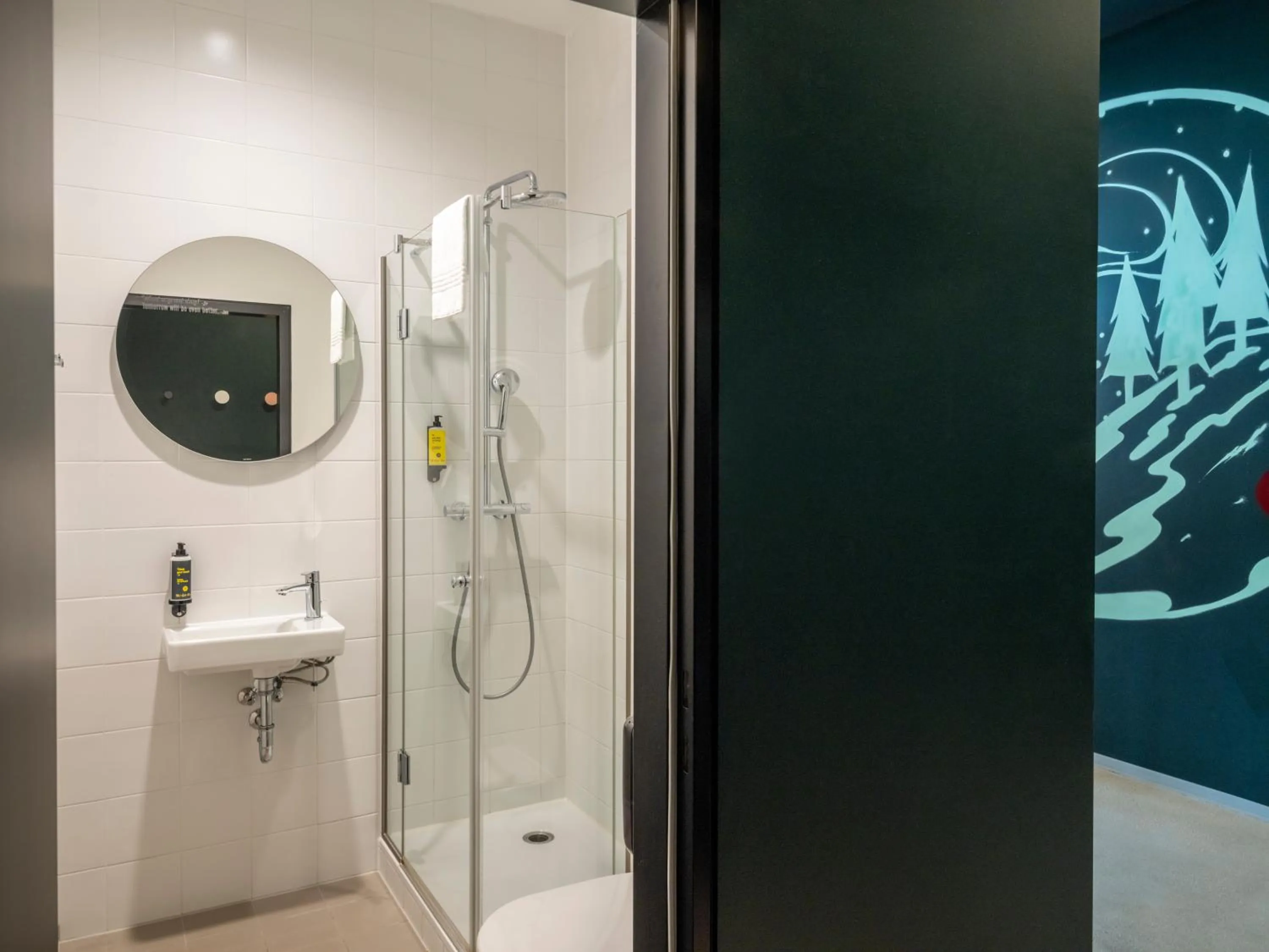 Shower in JO&JOE Vienna