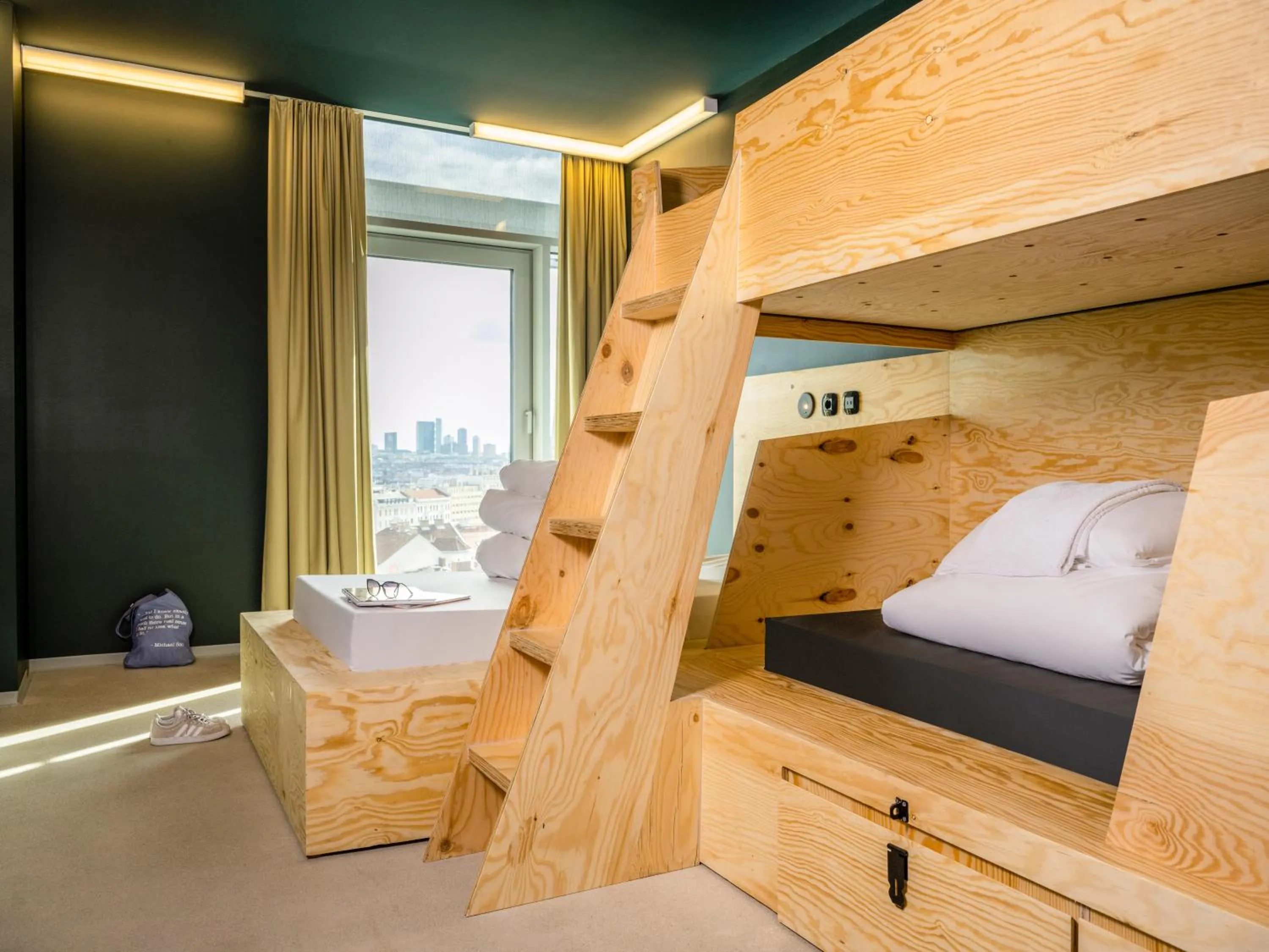 Photo of the whole room, Bed in JO&JOE Vienna