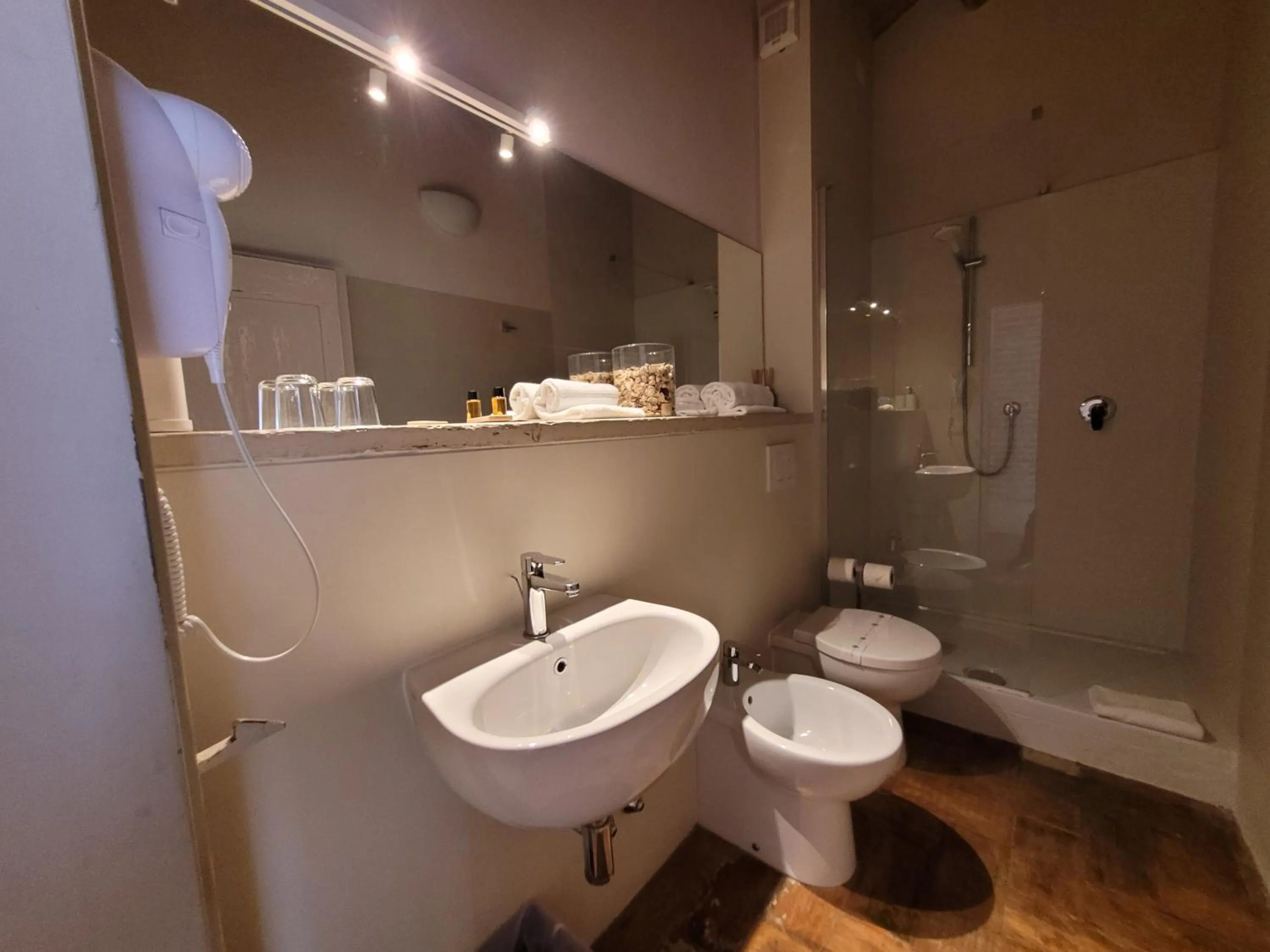 Shower in Relais Casetta56