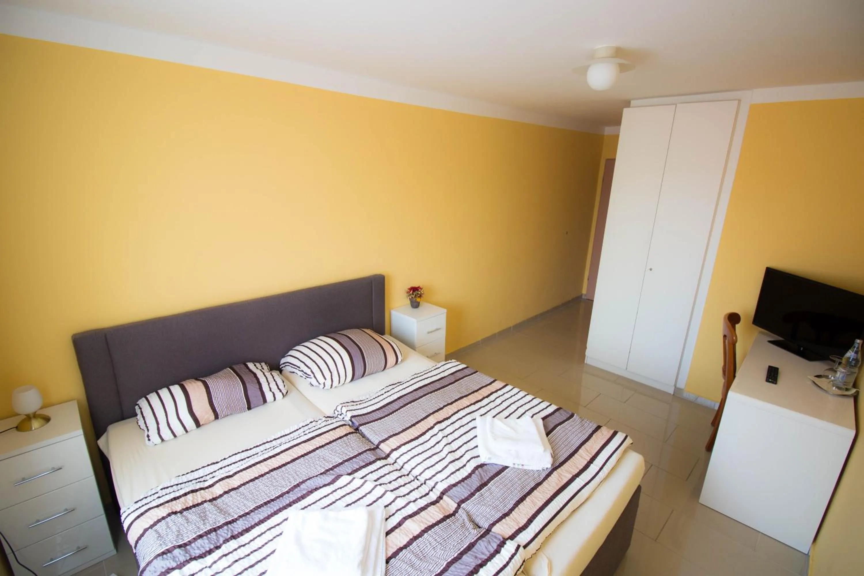 Photo of the whole room, Bed in Landhaus Havelse