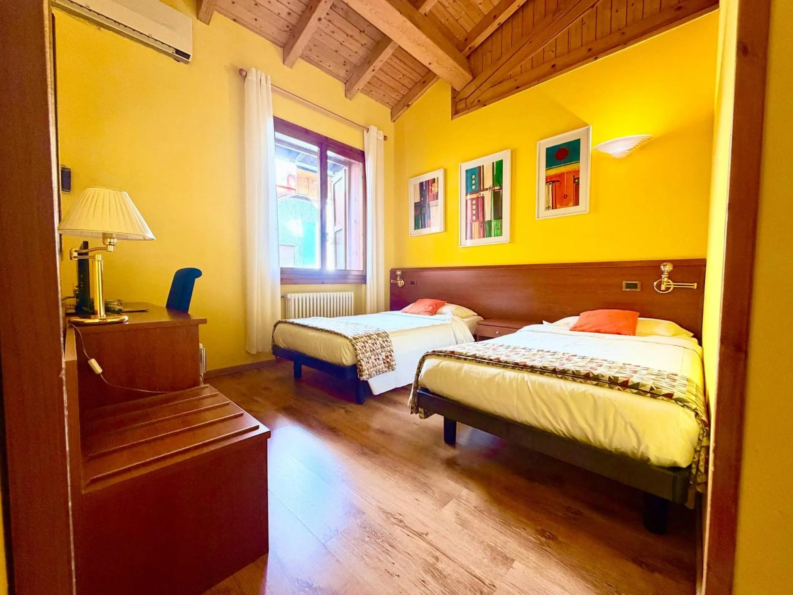 Bedroom, Bed in Hotel New Genziana