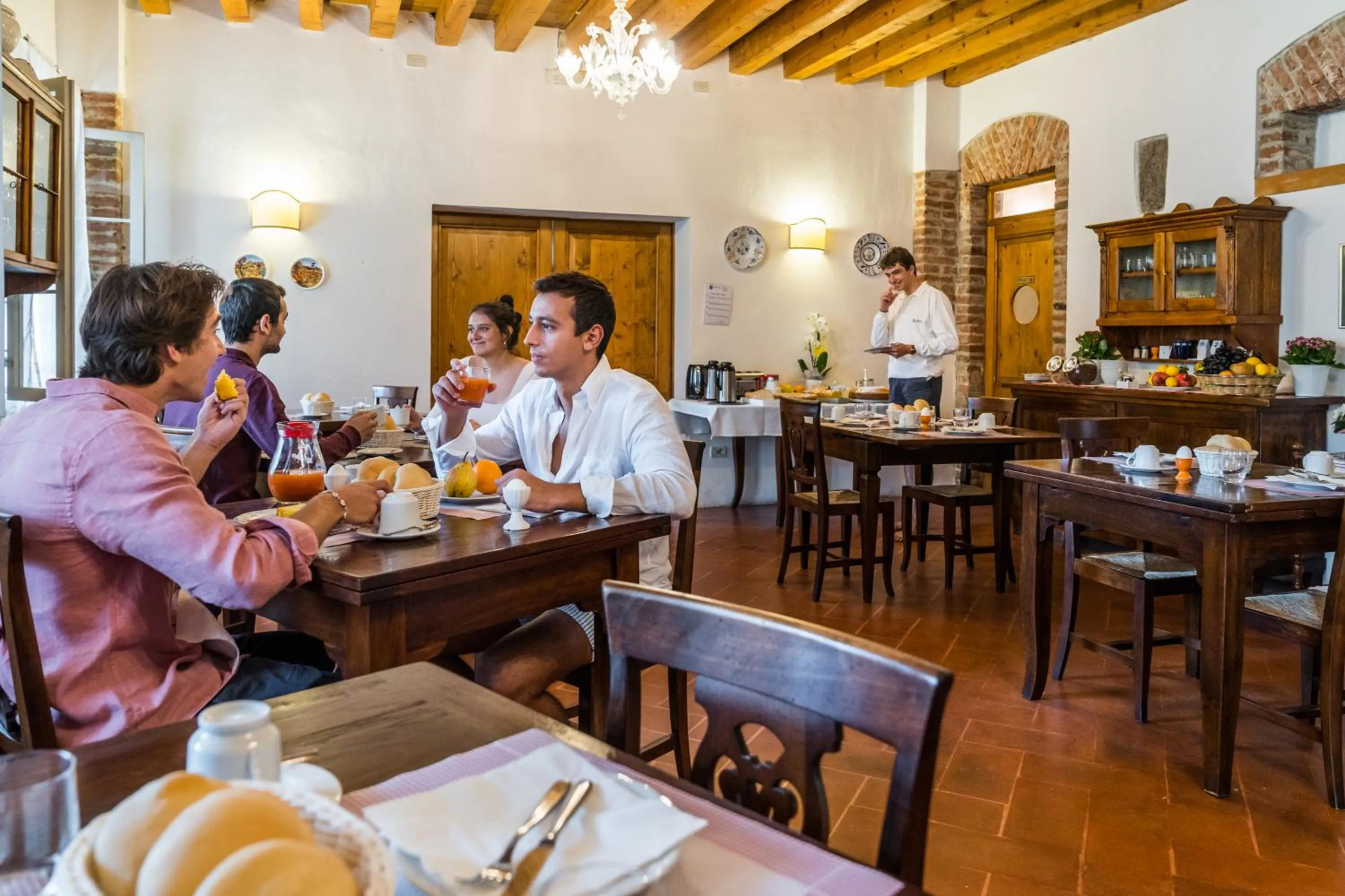 Restaurant/places to eat in Agriturismo Tenuta Castel Venezze