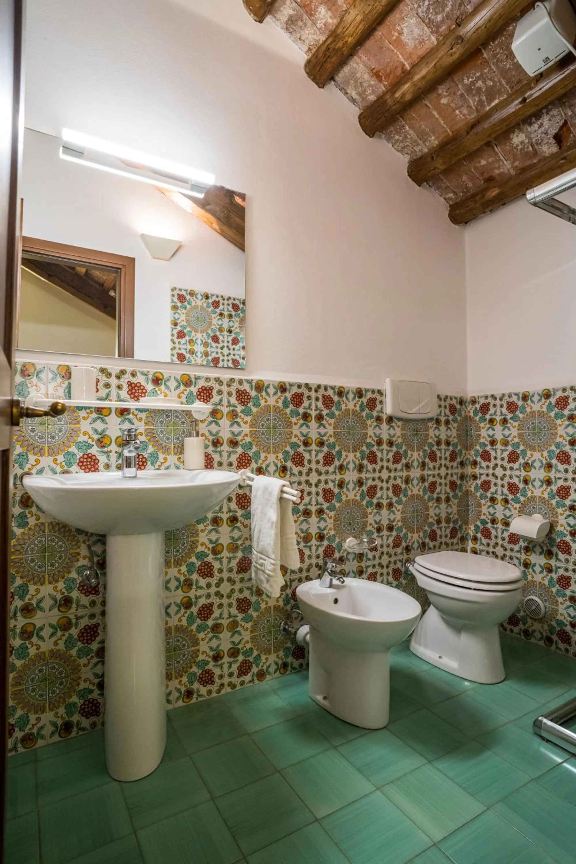 Toilet in Agriturismo Tenuta Castel Venezze