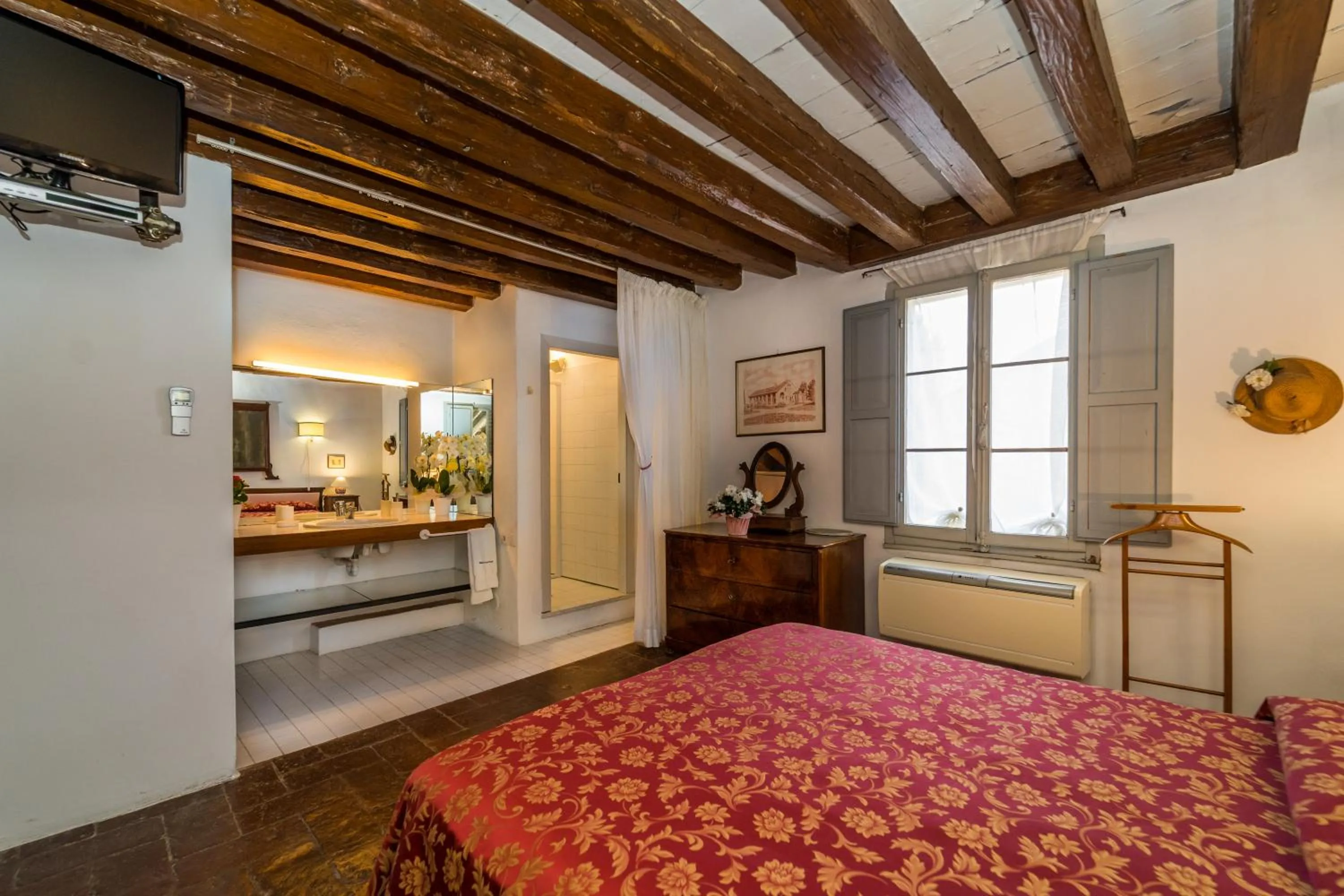 Bedroom, Bed in Agriturismo Tenuta Castel Venezze