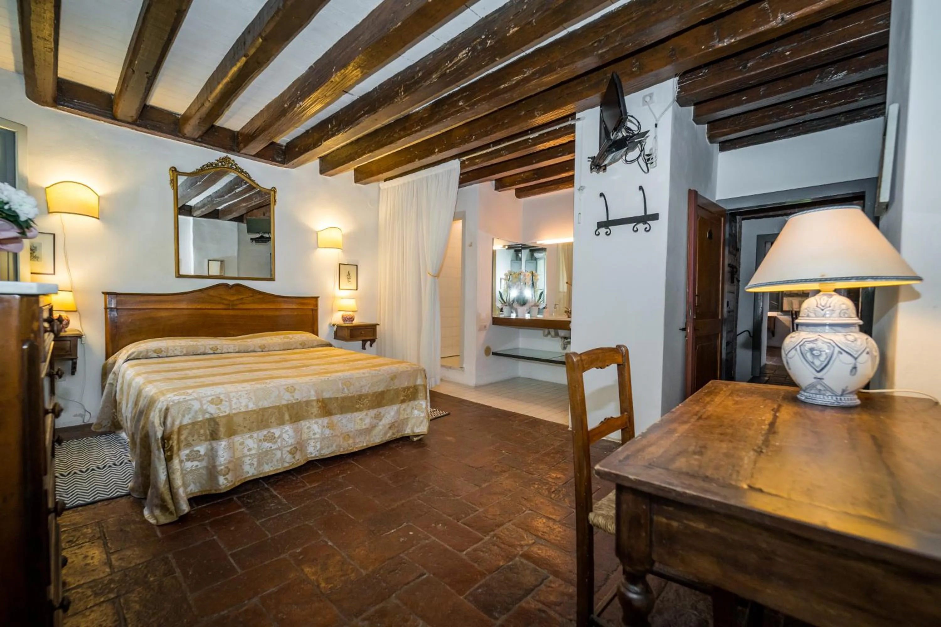 Photo of the whole room, Bed in Agriturismo Tenuta Castel Venezze