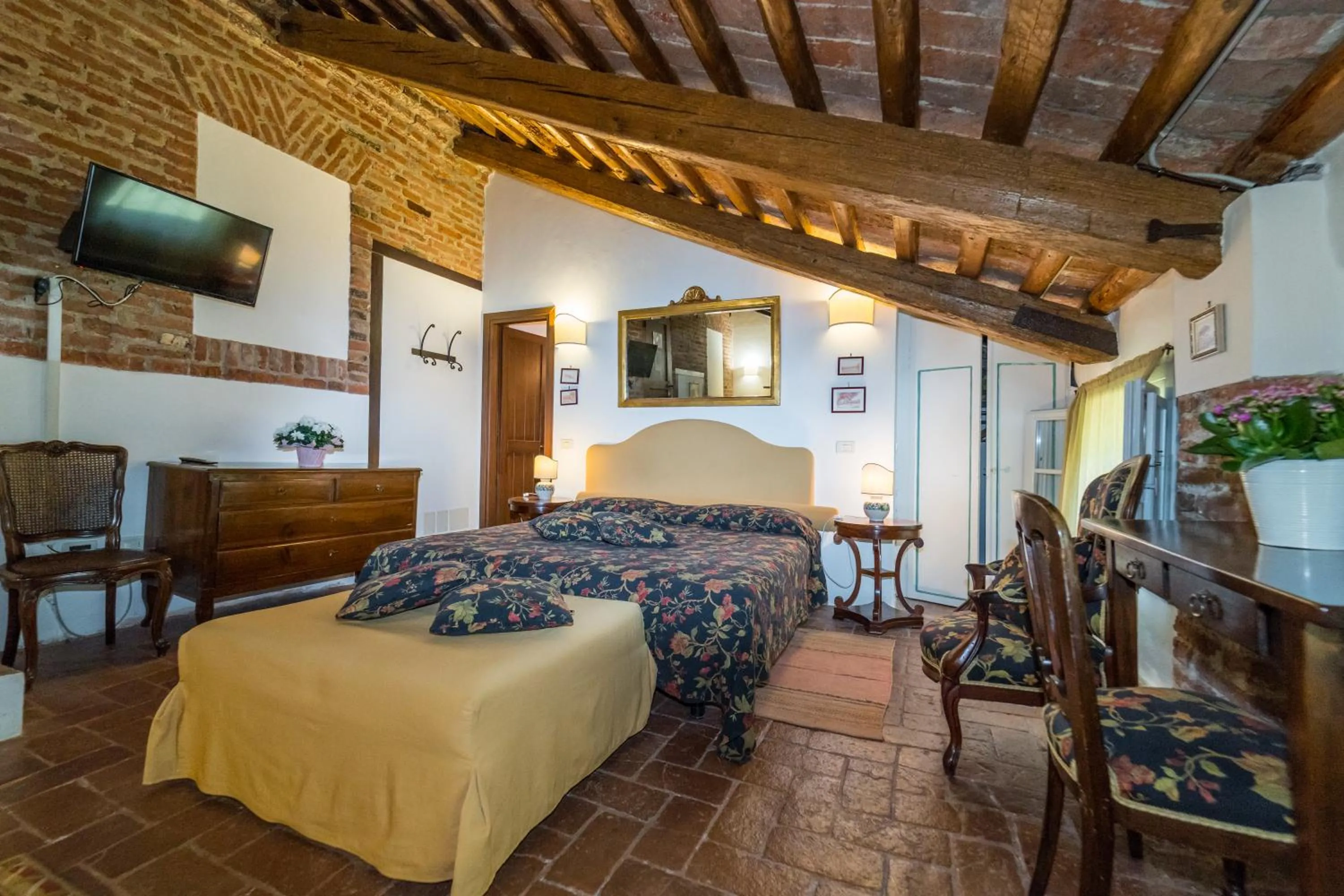Photo of the whole room, Bed in Agriturismo Tenuta Castel Venezze