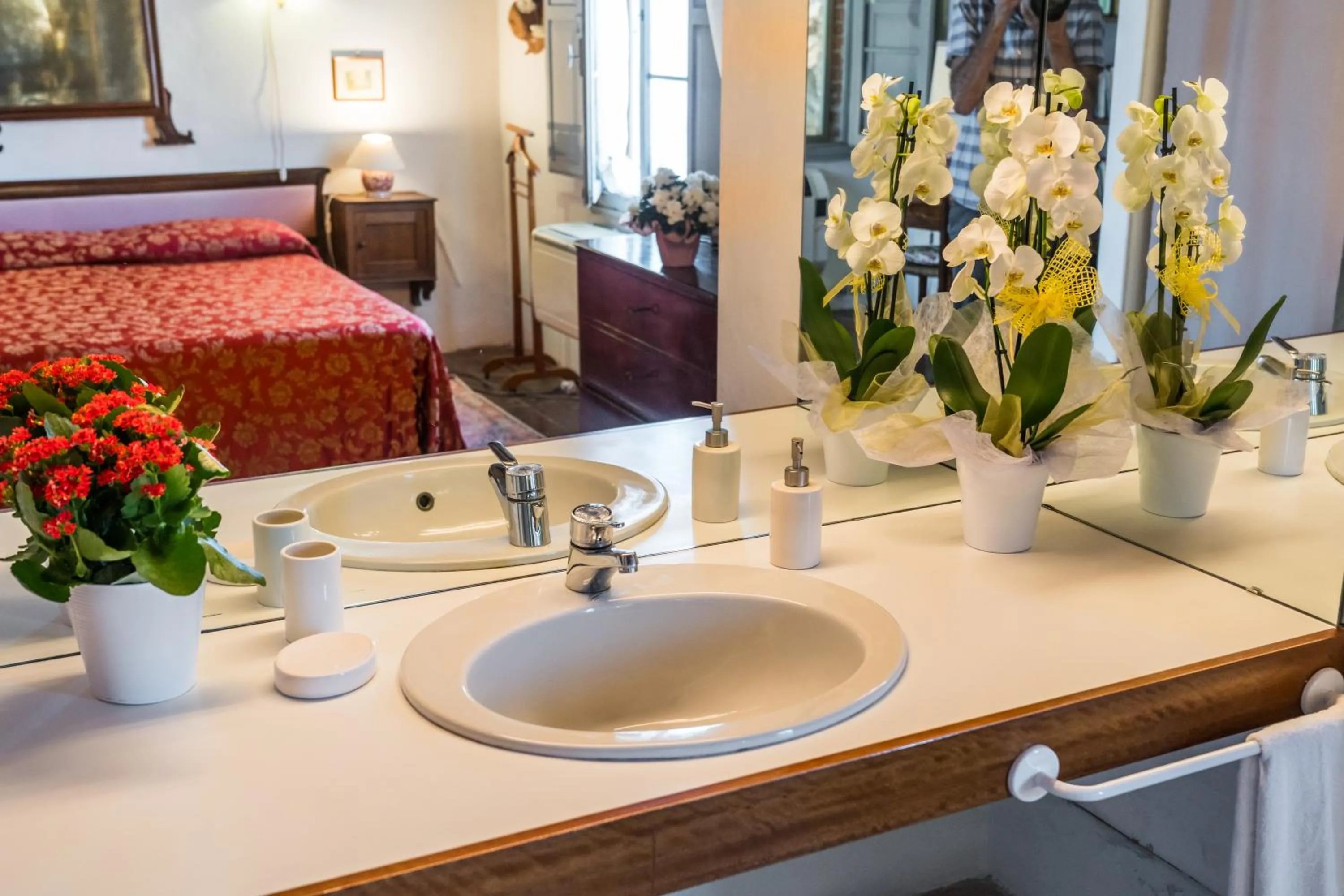 Bathroom, Bed in Agriturismo Tenuta Castel Venezze
