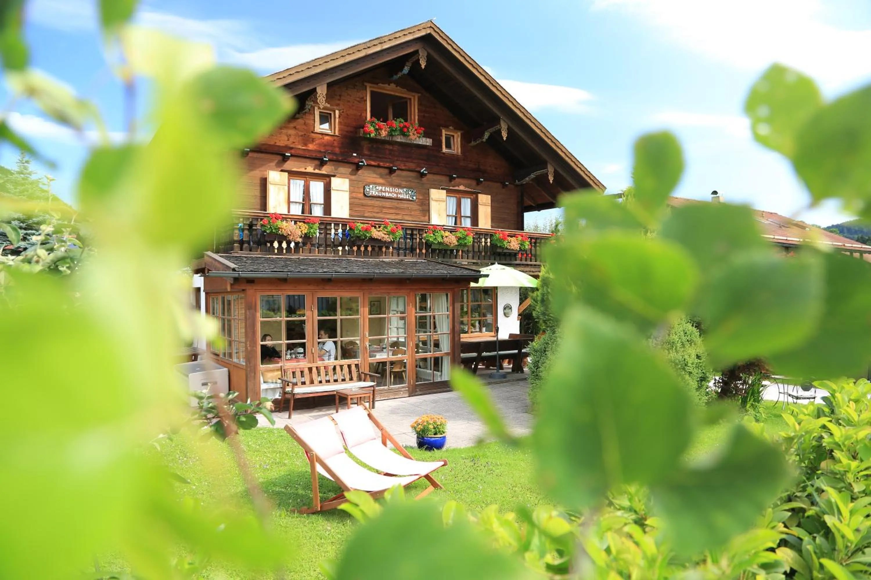 Garden view in Hotel Garni Landhaus Traunbachhäusl
