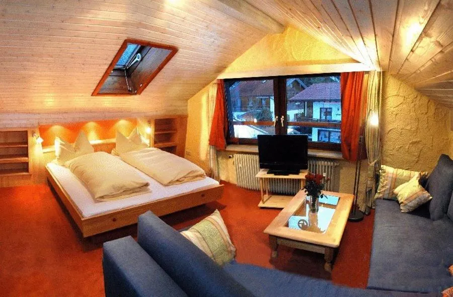 Photo of the whole room, Bed in Hotel Garni Landhaus Traunbachhäusl