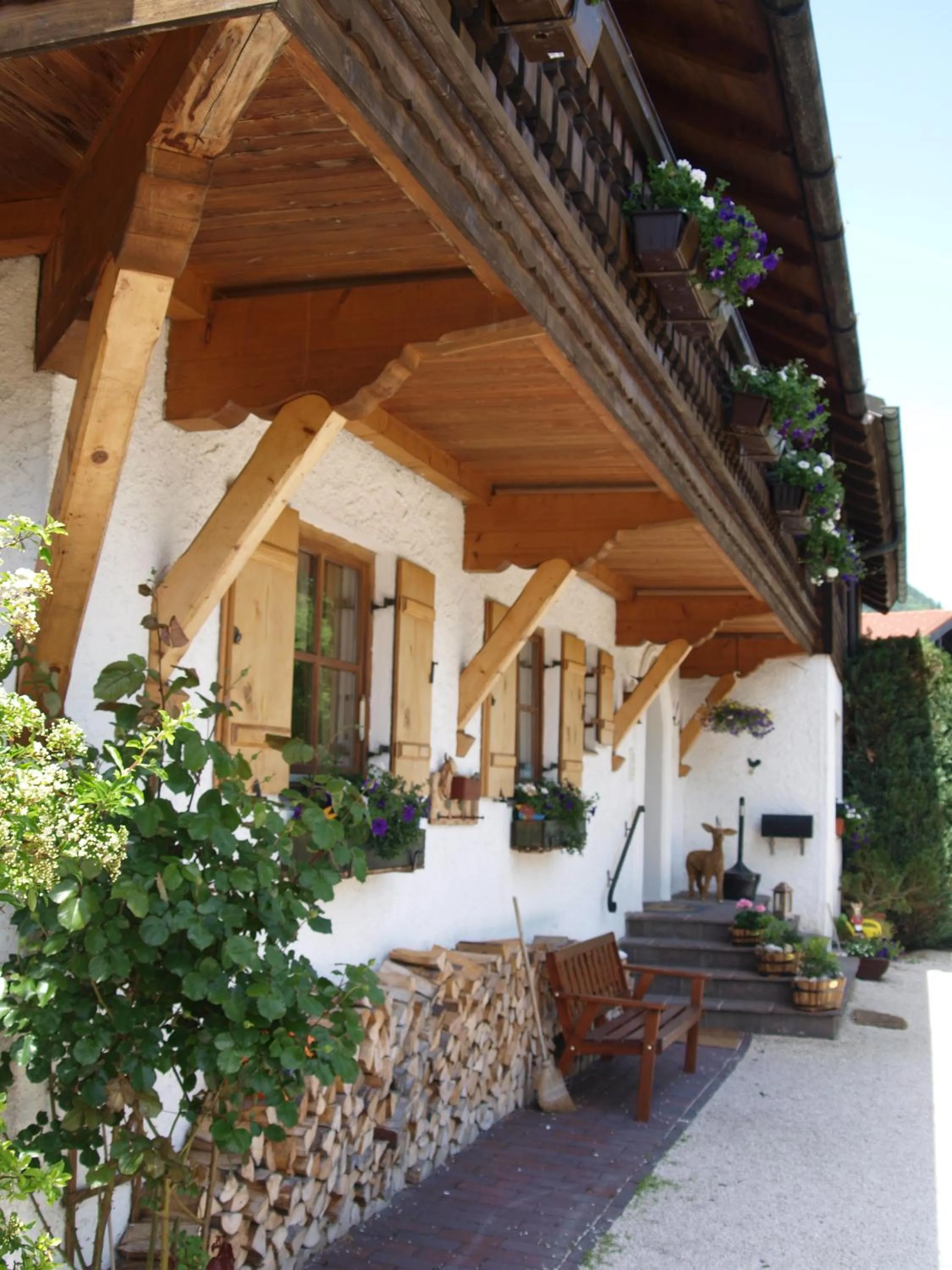 Facade/entrance in Hotel Garni Landhaus Traunbachhäusl