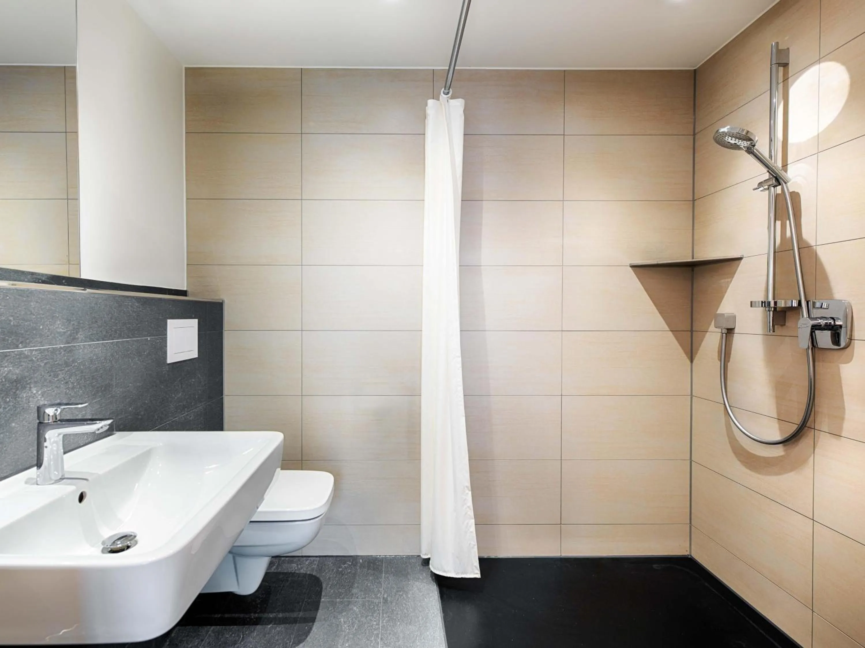 Bathroom in B&B Hotel Augsburg-West