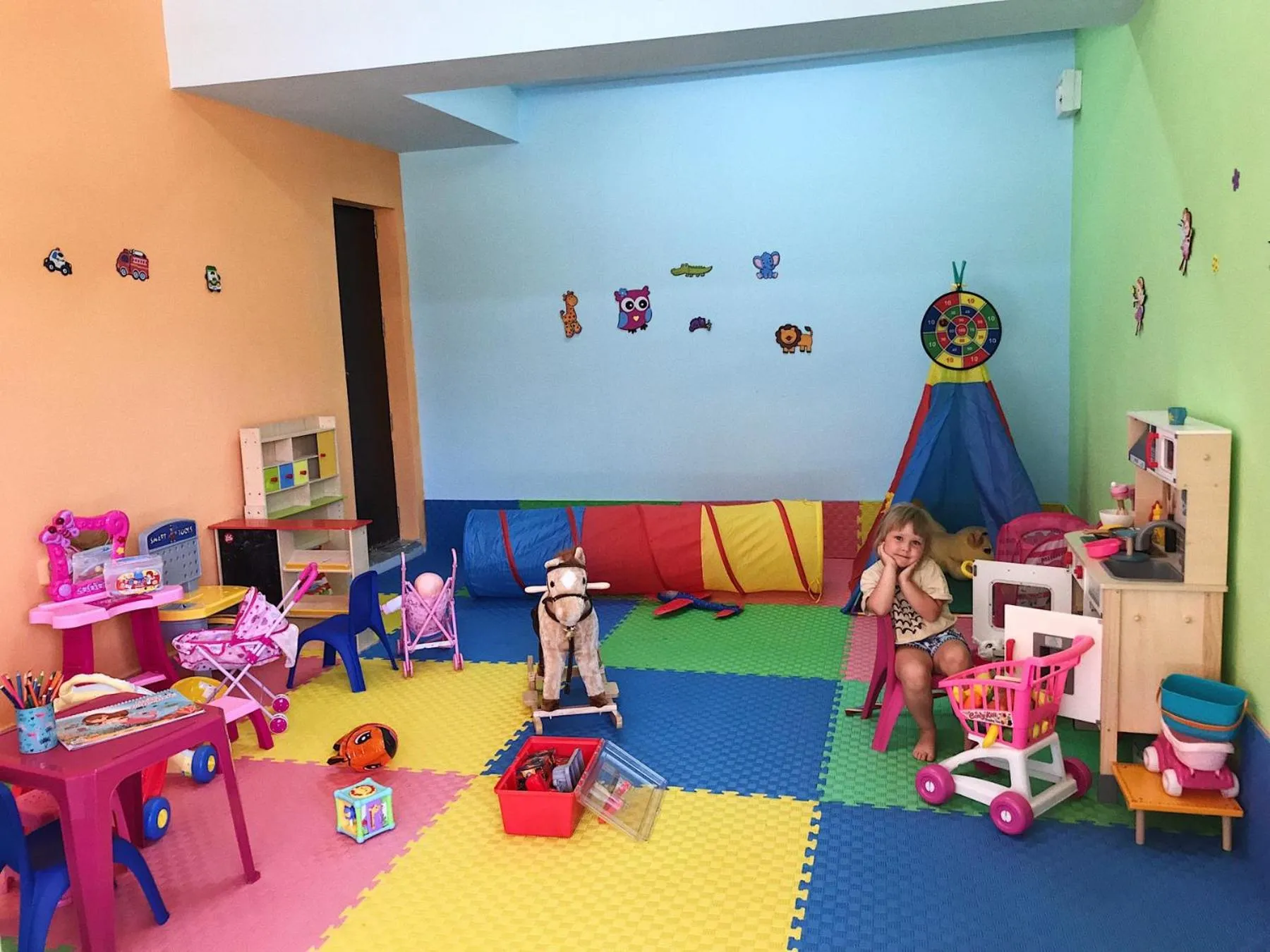 children in Hotel Largo Beach