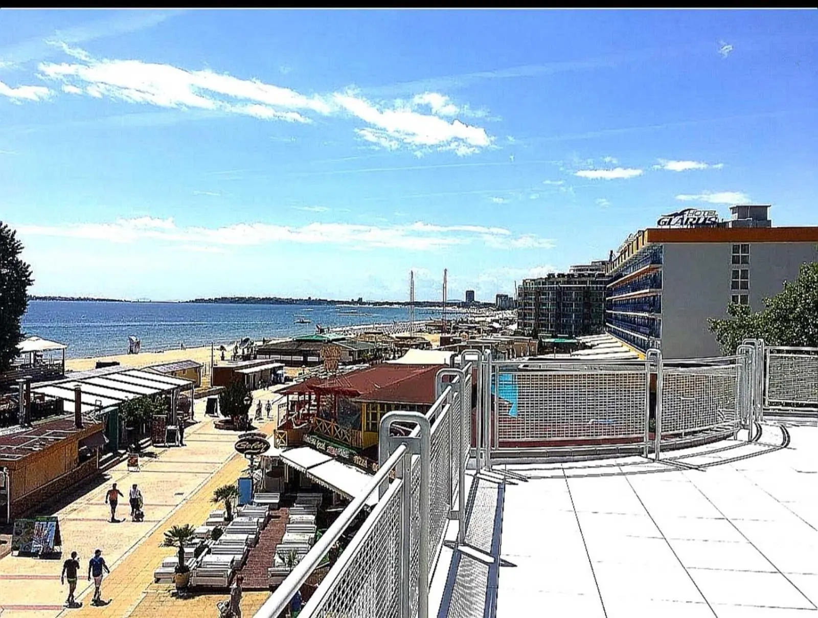 Property building in Hotel Largo Beach