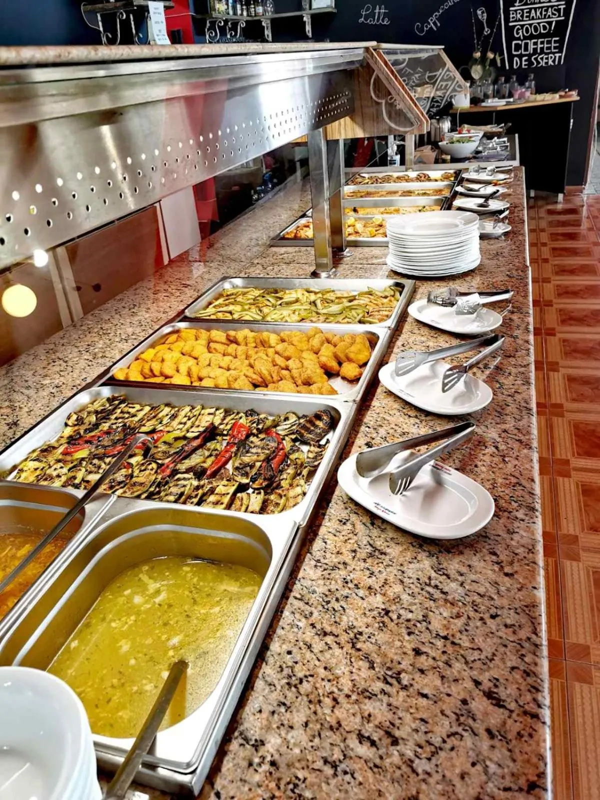 Restaurant/places to eat in Hotel Largo Beach