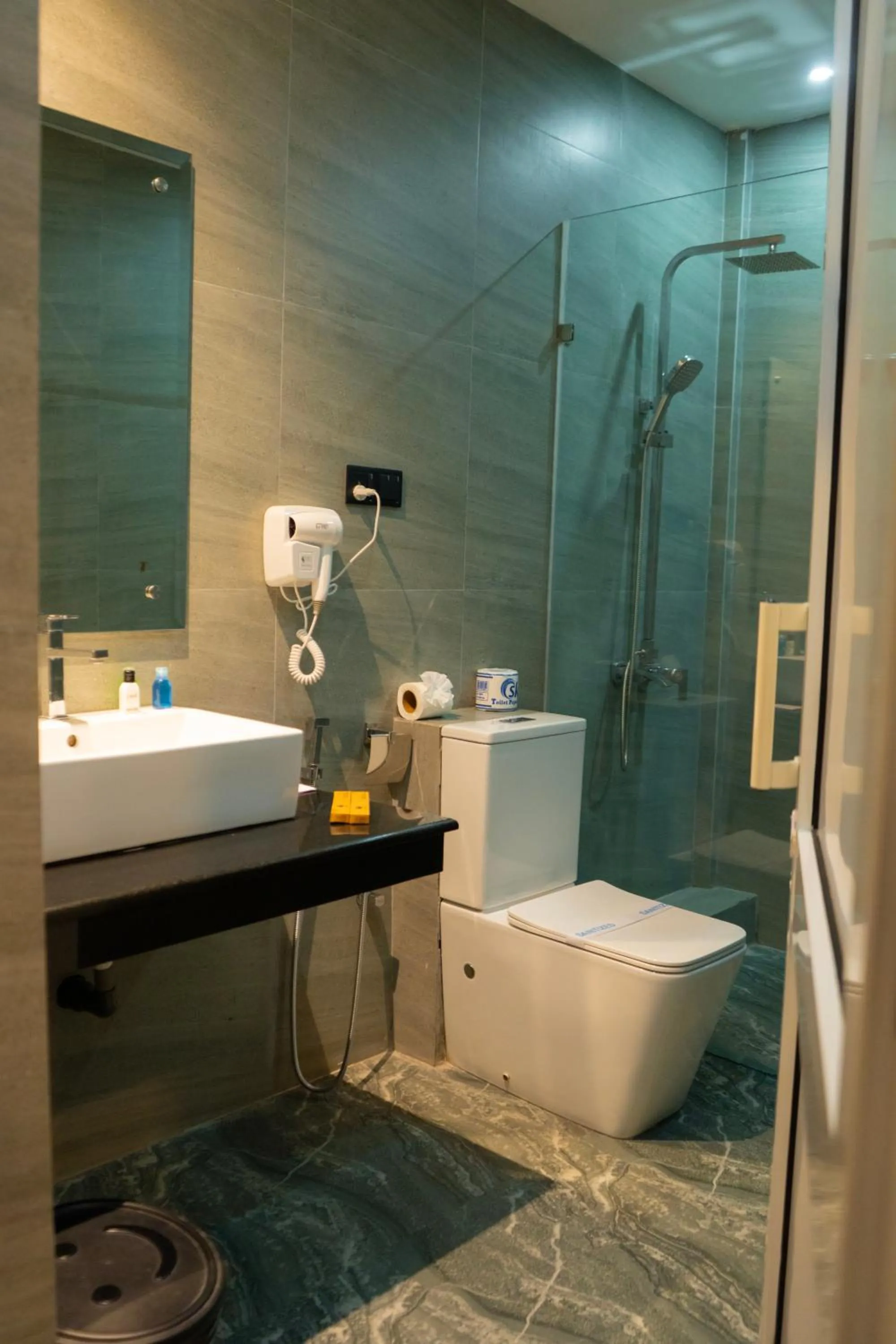 Shower in Supreme Dambulla