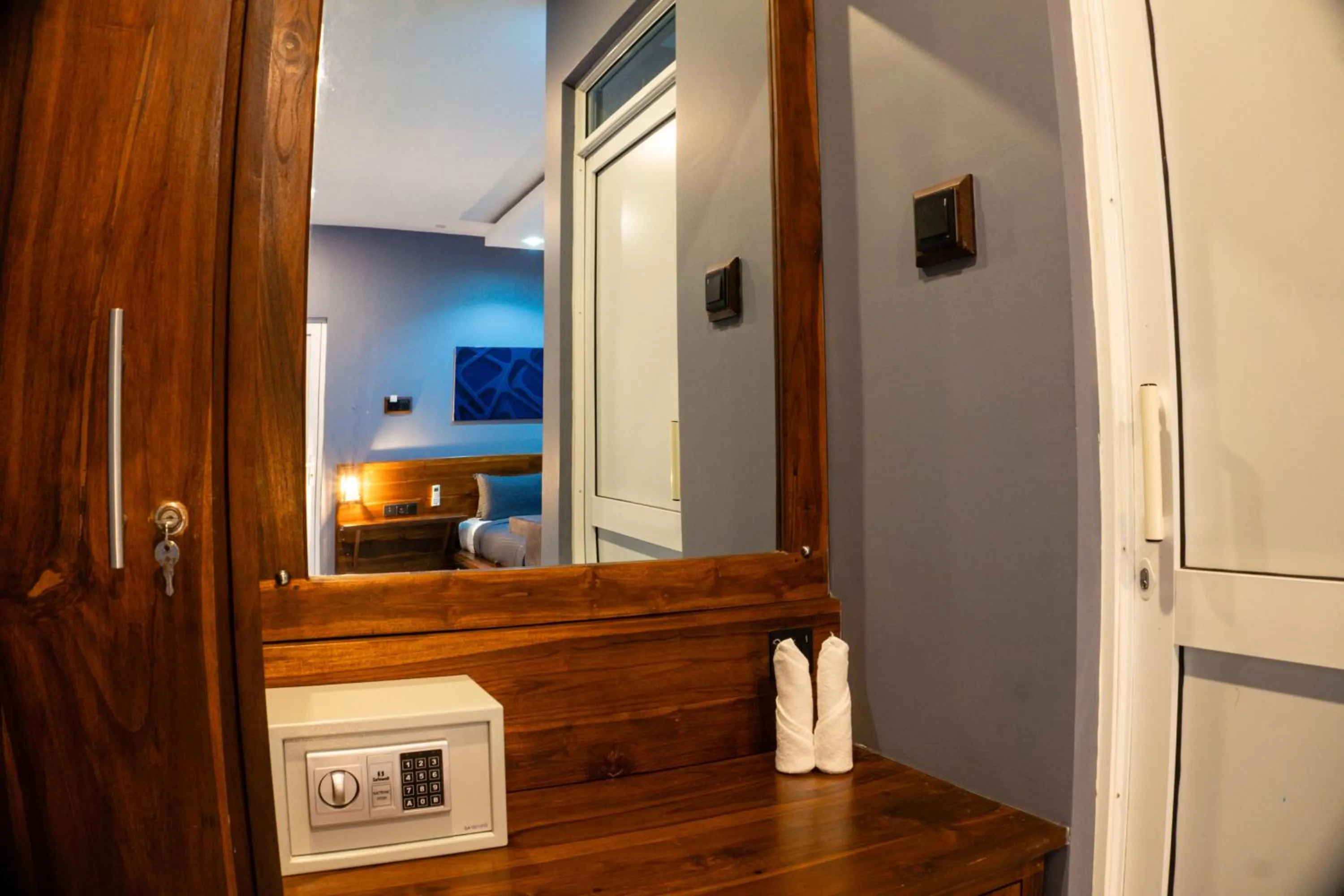 safe, Bed in Supreme Dambulla