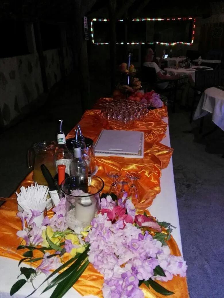 Food and drinks in Eden Villa