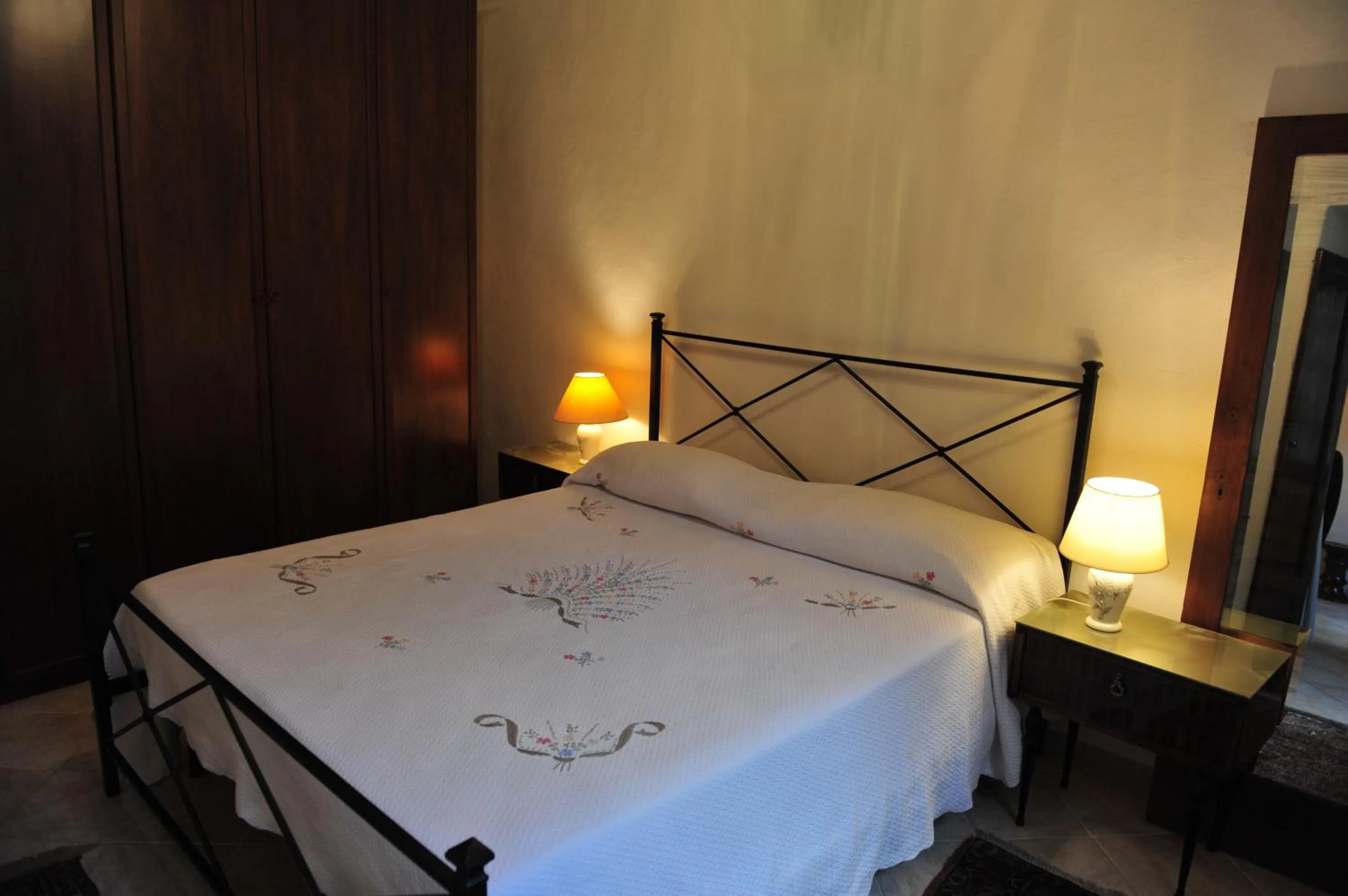 Photo of the whole room, Bed in Casa Messi