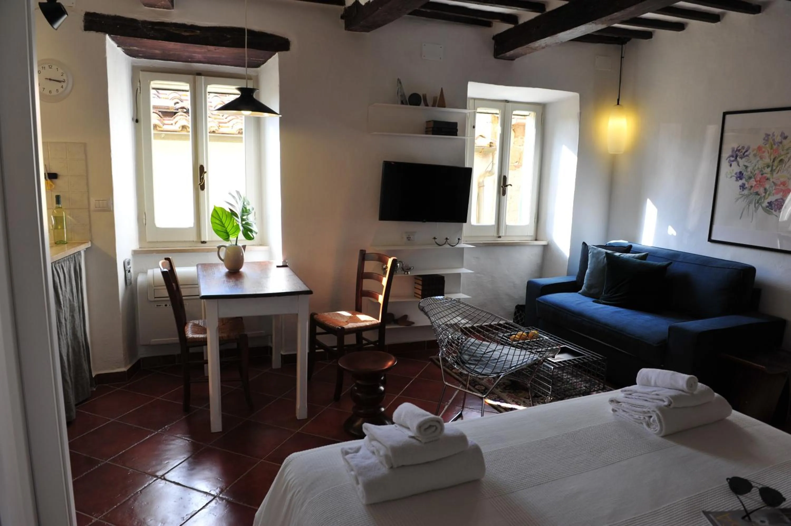 Seating area, Bed in Casa Messi