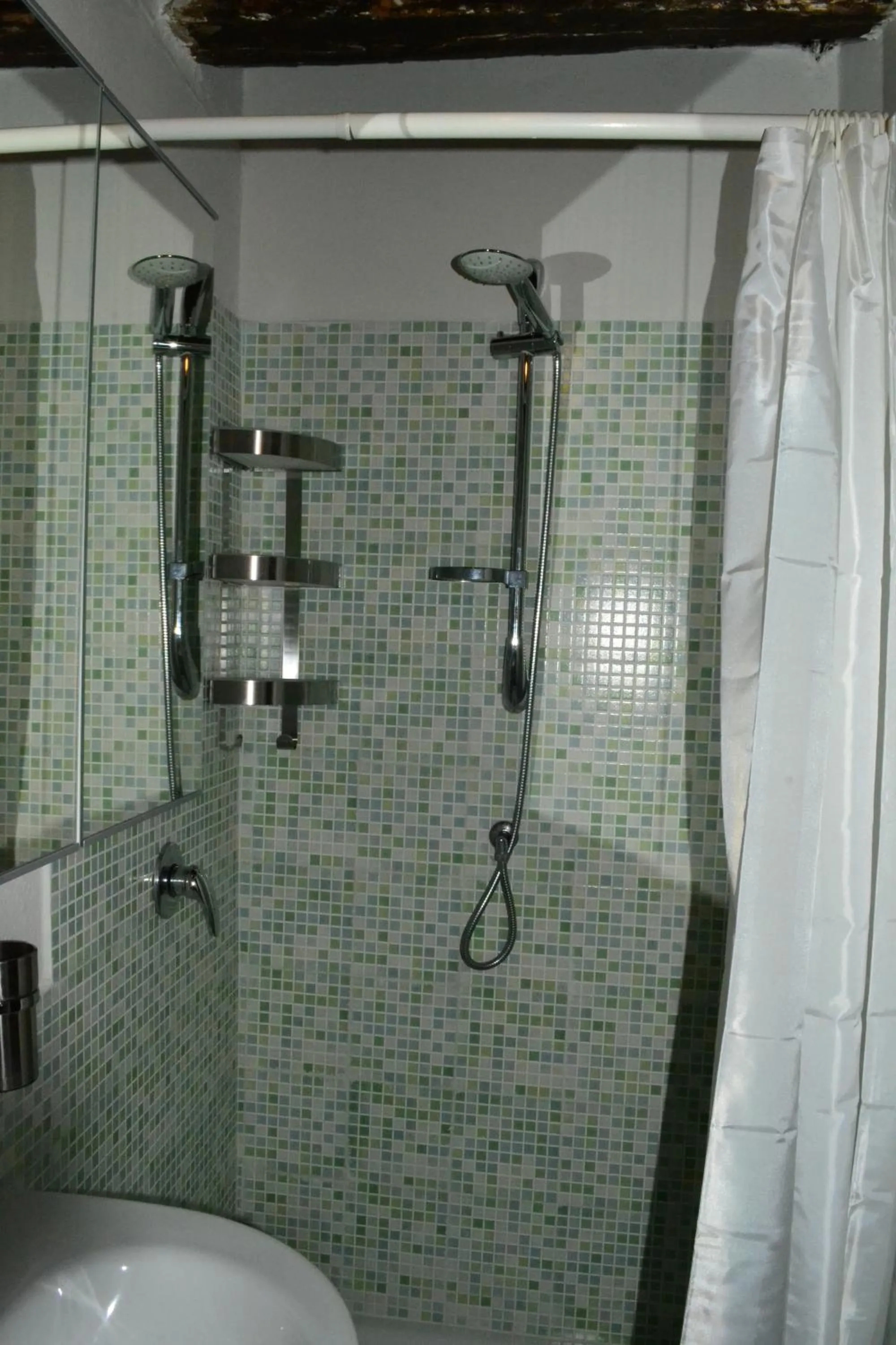 Shower in Casa Messi
