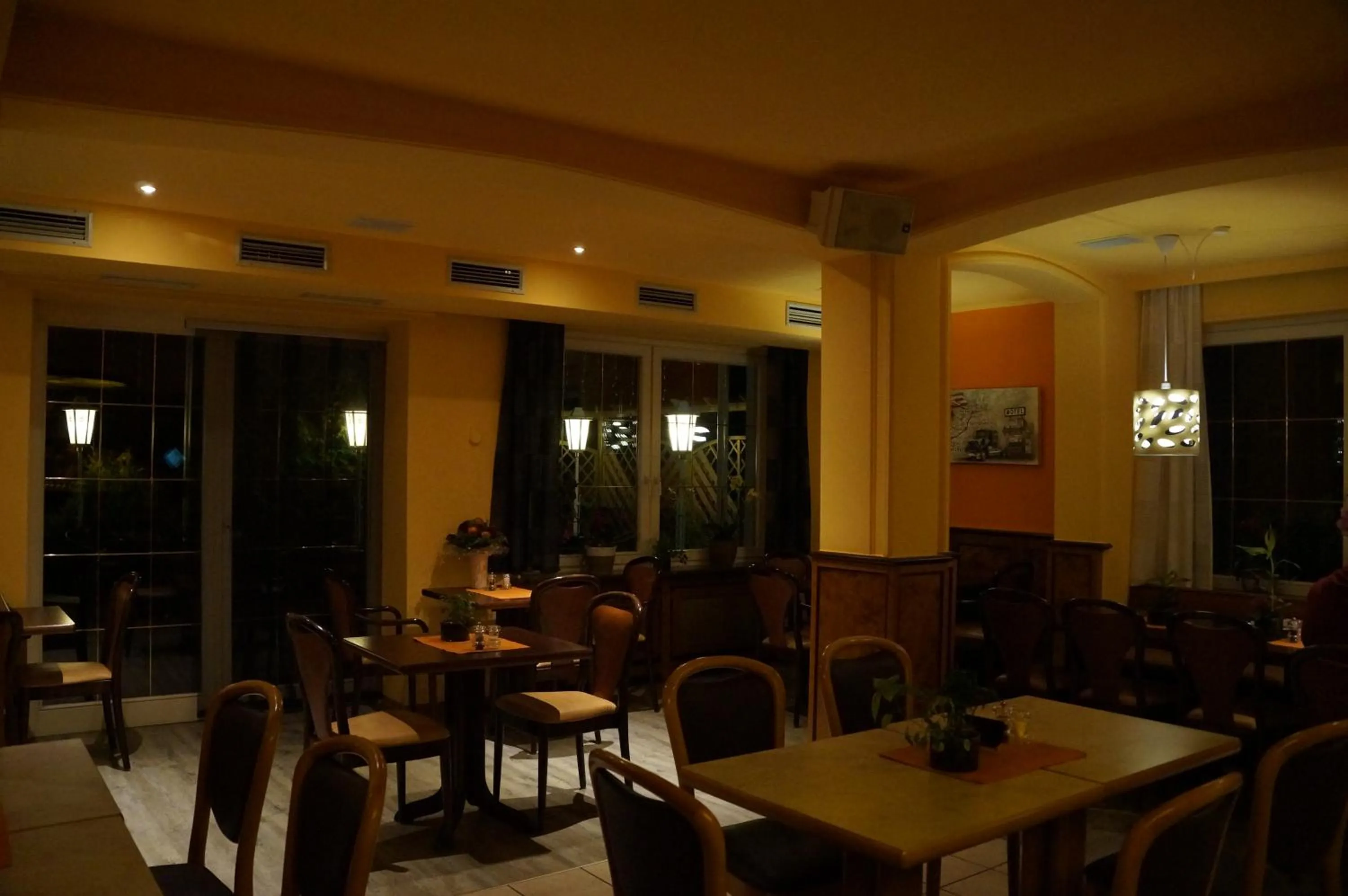 Restaurant/places to eat in Sonneneck