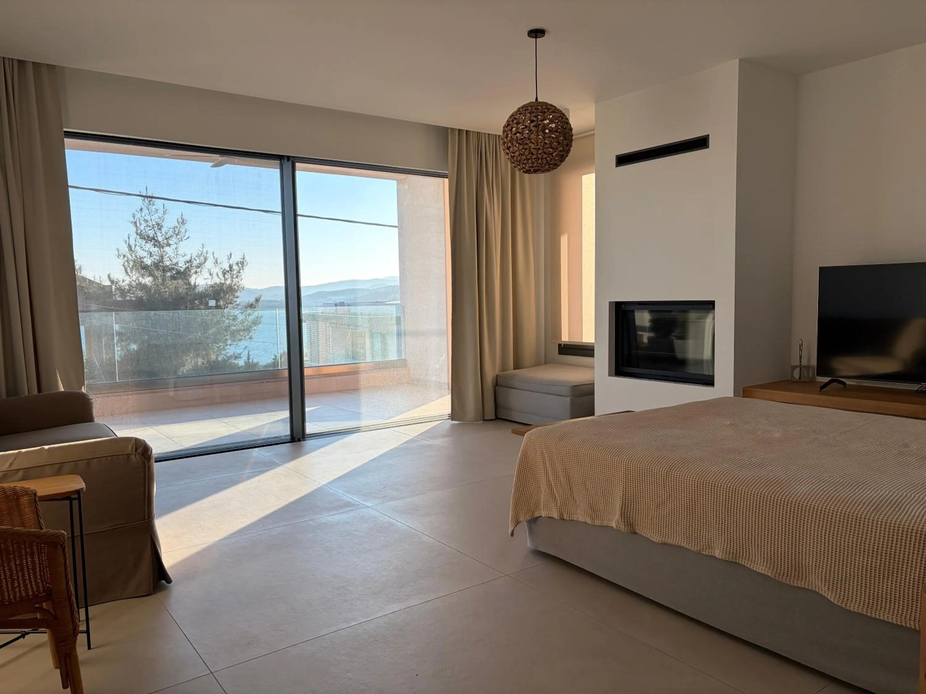 Bed in MARAVILLA SUITES