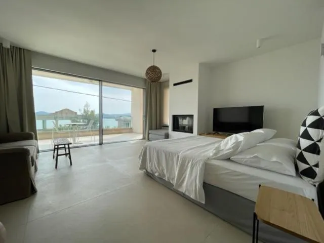 Photo of the whole room in MARAVILLA SUITES